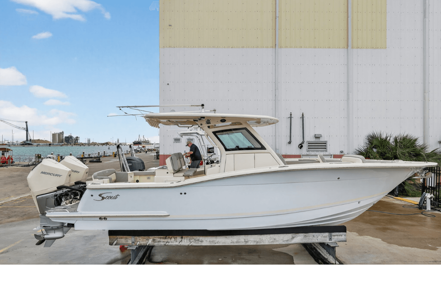 2023 Scout Boats 305 LXF for Sale in Stuart, Florida Center Console