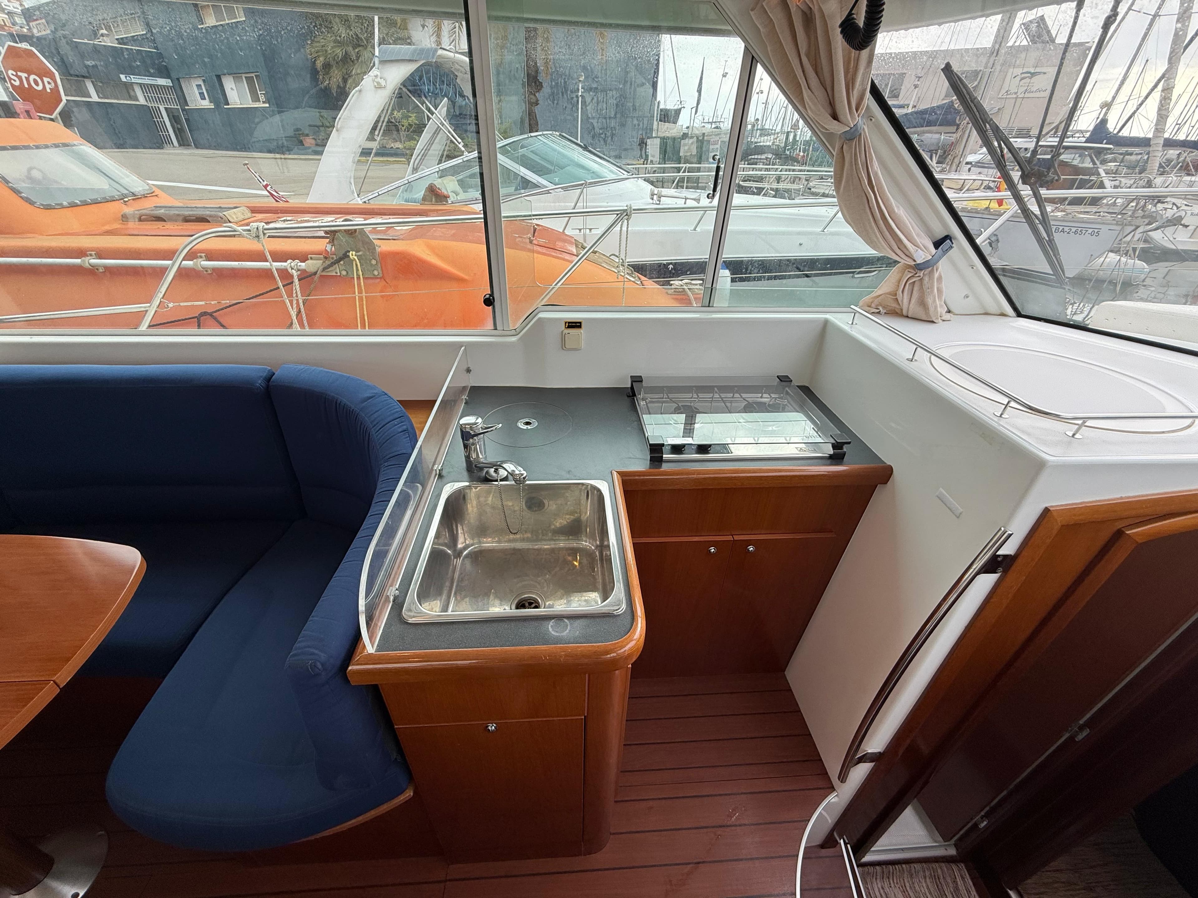 2005 Beneteau Antares 9.80 in vendita a El Masnou, ES Flybridge 4