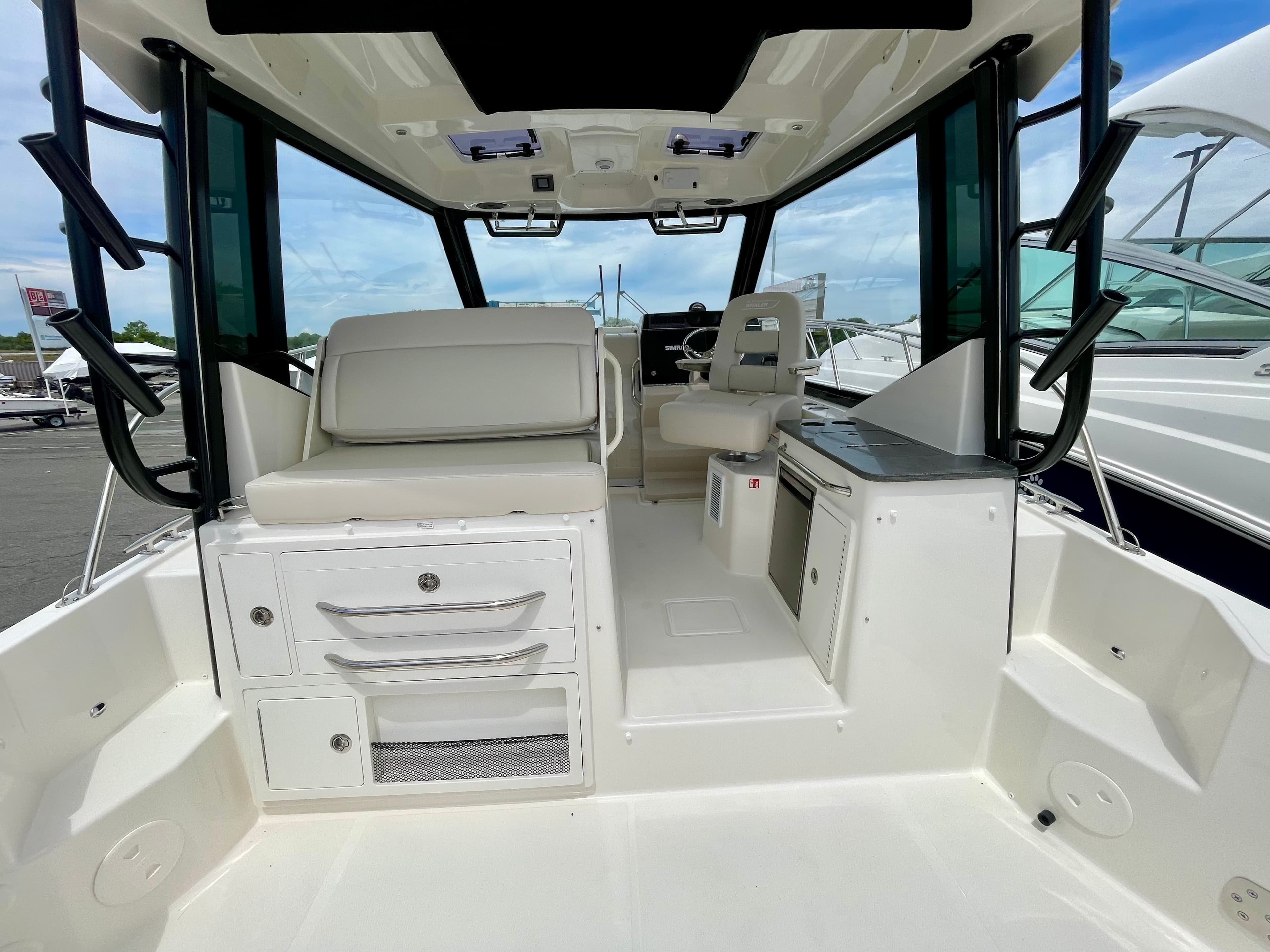 2026 Boston Whaler 325 Conquest a la venta en Danvers, Massachusetts Freshwater Fishing 5