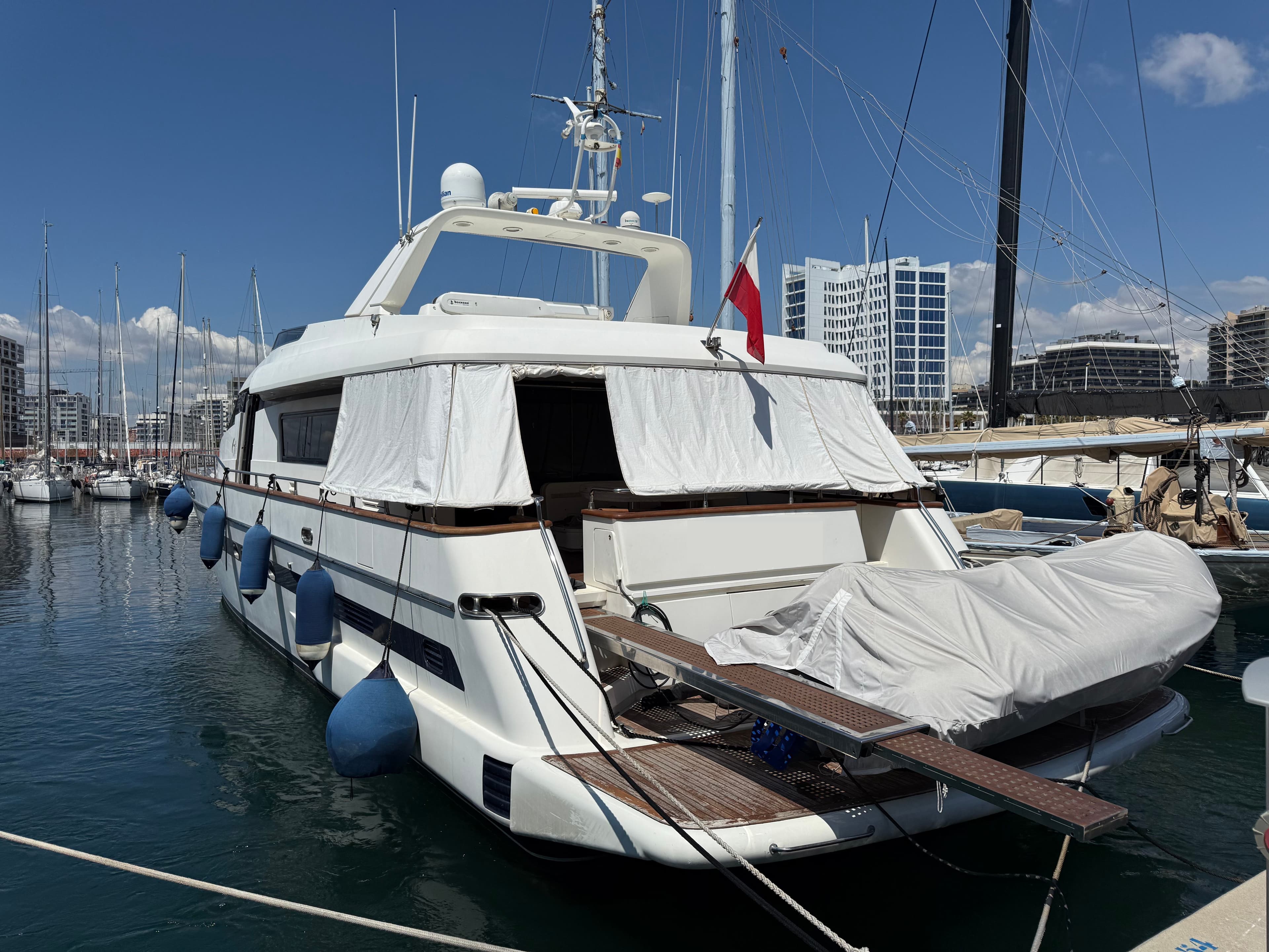 2002 Sanlorenzo SL82 à vendre à Barcelona, ES Flybridge 3