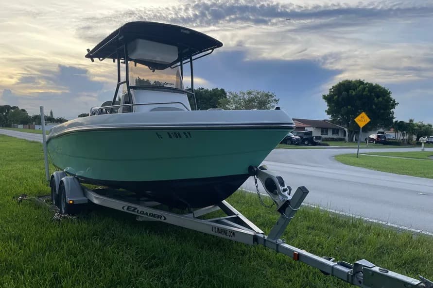 2019 Key Largo 2100 CCW for Sale in Pembroke Pines, Florida Center Console 3