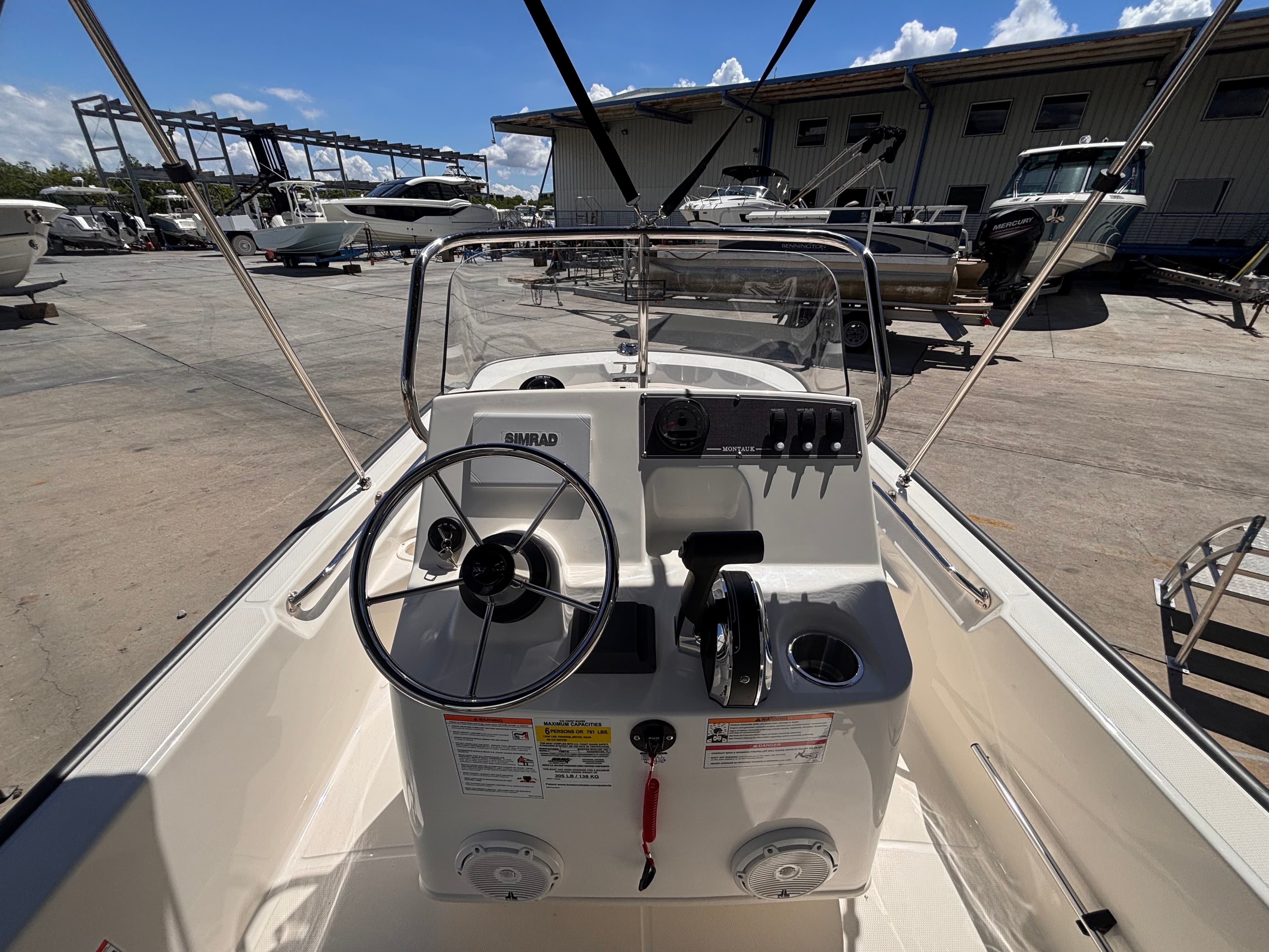 2027 Boston Whaler 150 Montauk te koop in Clearwater, Florida Center Console 5