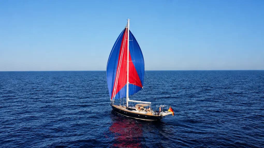 2004 Custom Mystic 57 te koop in Altea, ES Cutter 2