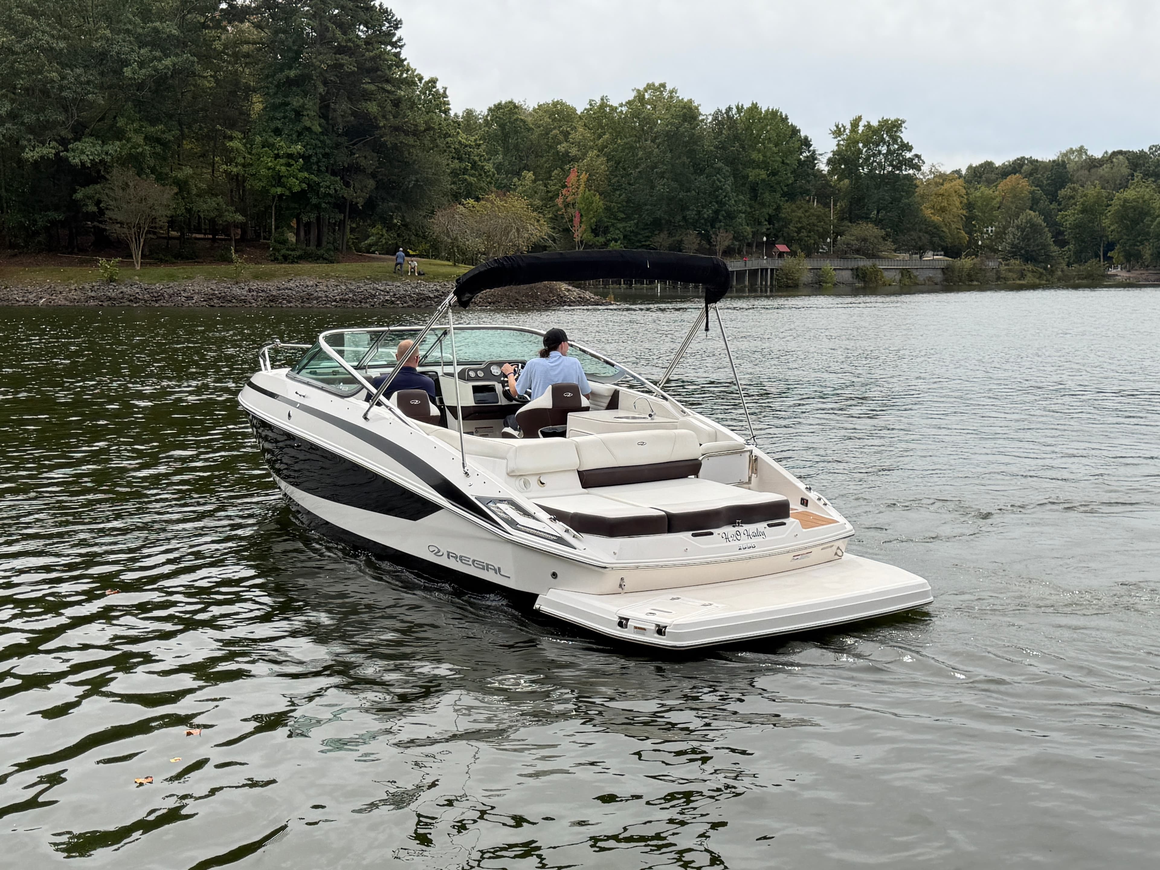 2017 Regal 2550 zum Verkauf in Lake Wylie, SC Cuddy Cabin 4