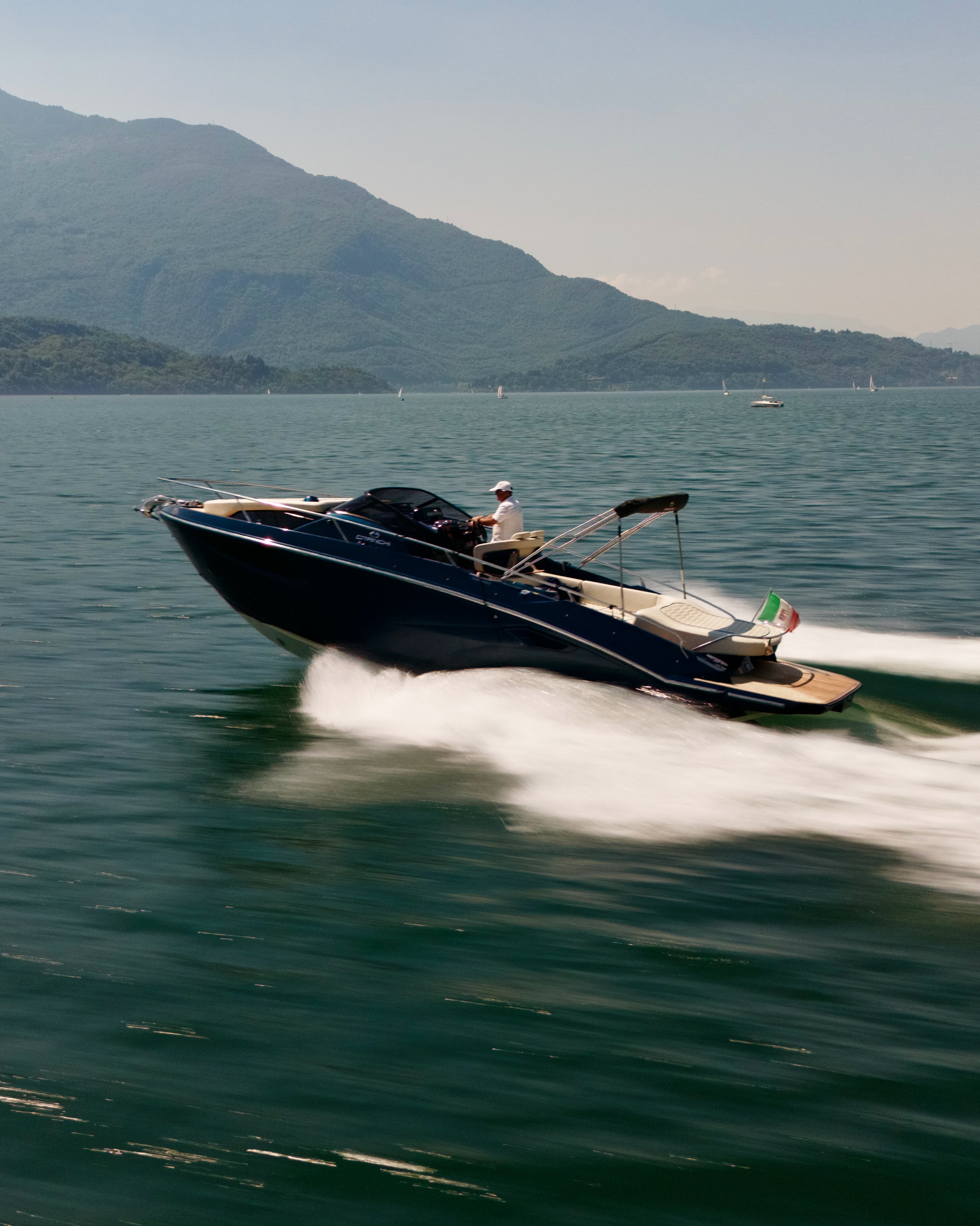 2025 Cranchi E30 Endurance zum Verkauf in Lake Como, IT Walk-around Boats 4