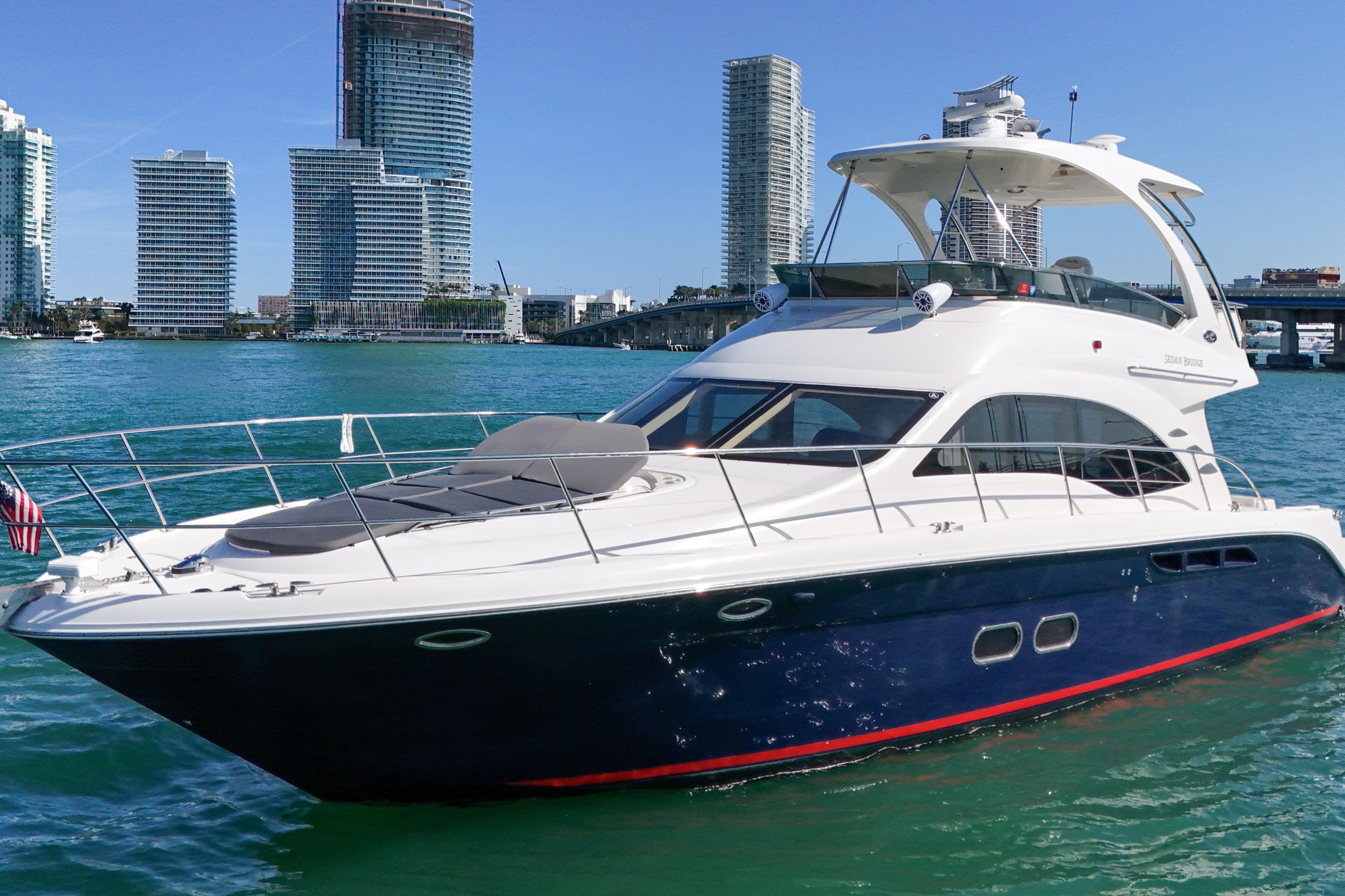 2007 Sea Ray 520 Sedan Bridge for Sale in Miami Beach, Florida Flybridge 4