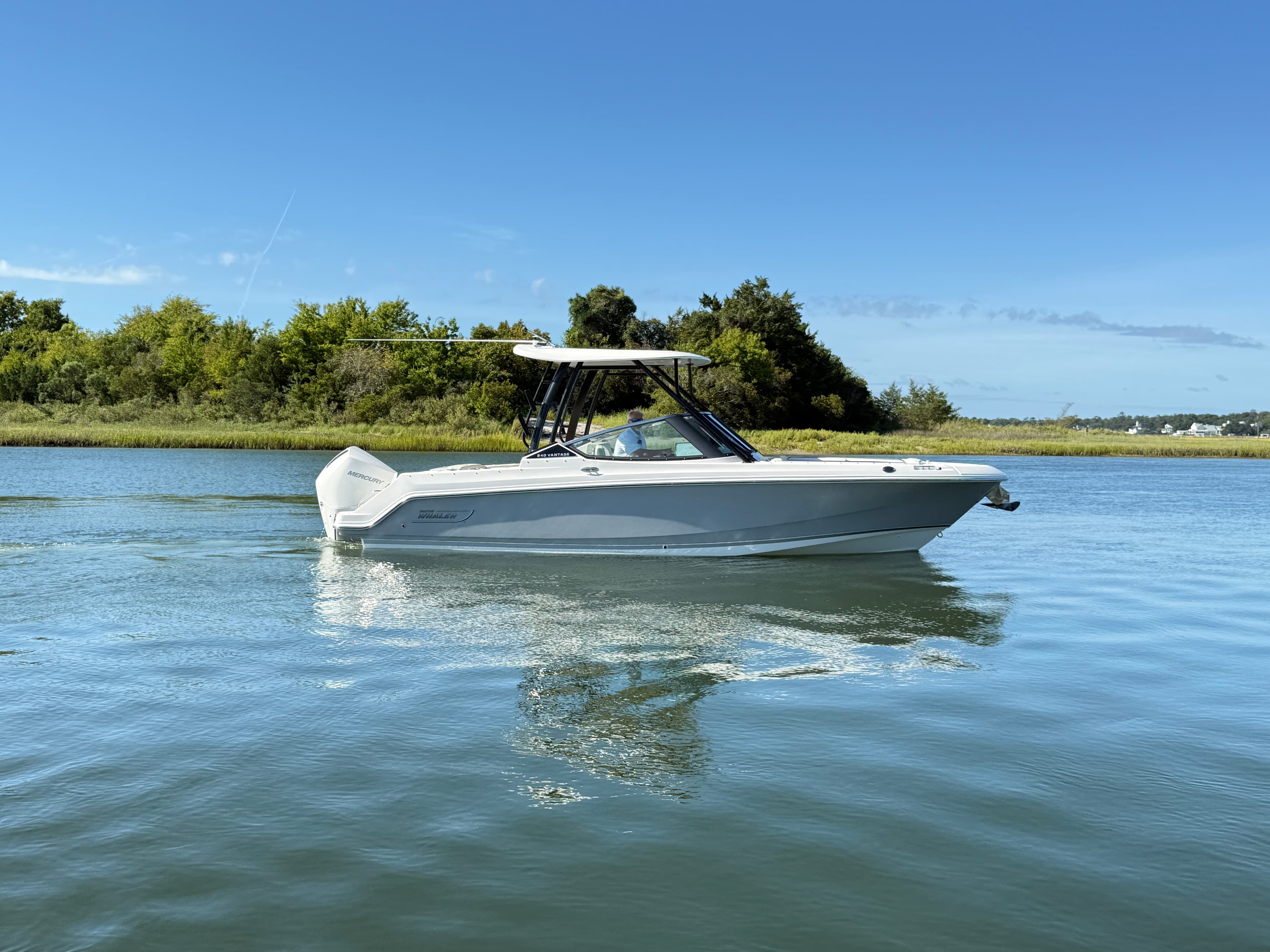 2027 Boston Whaler 240 Vantage zum Verkauf in Wrightsville Beach, North Carolina Dual Console