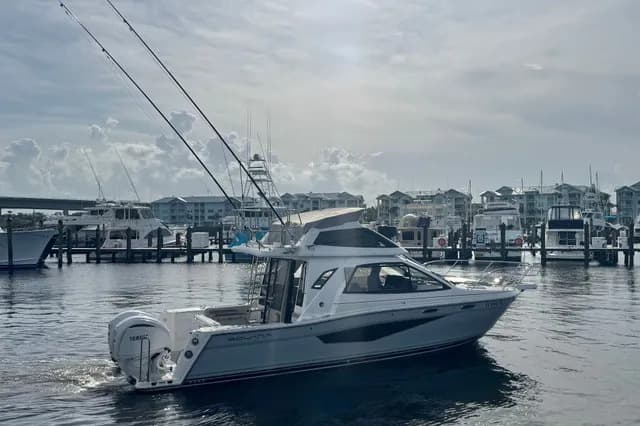 2026 Solara S-310 SB for Sale in Stuart, Florida Motor Yacht 4