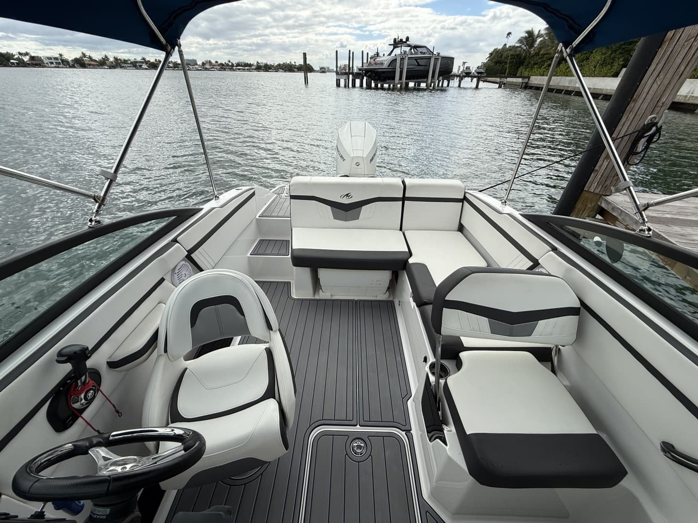 Monterey M-20 zum Verkauf