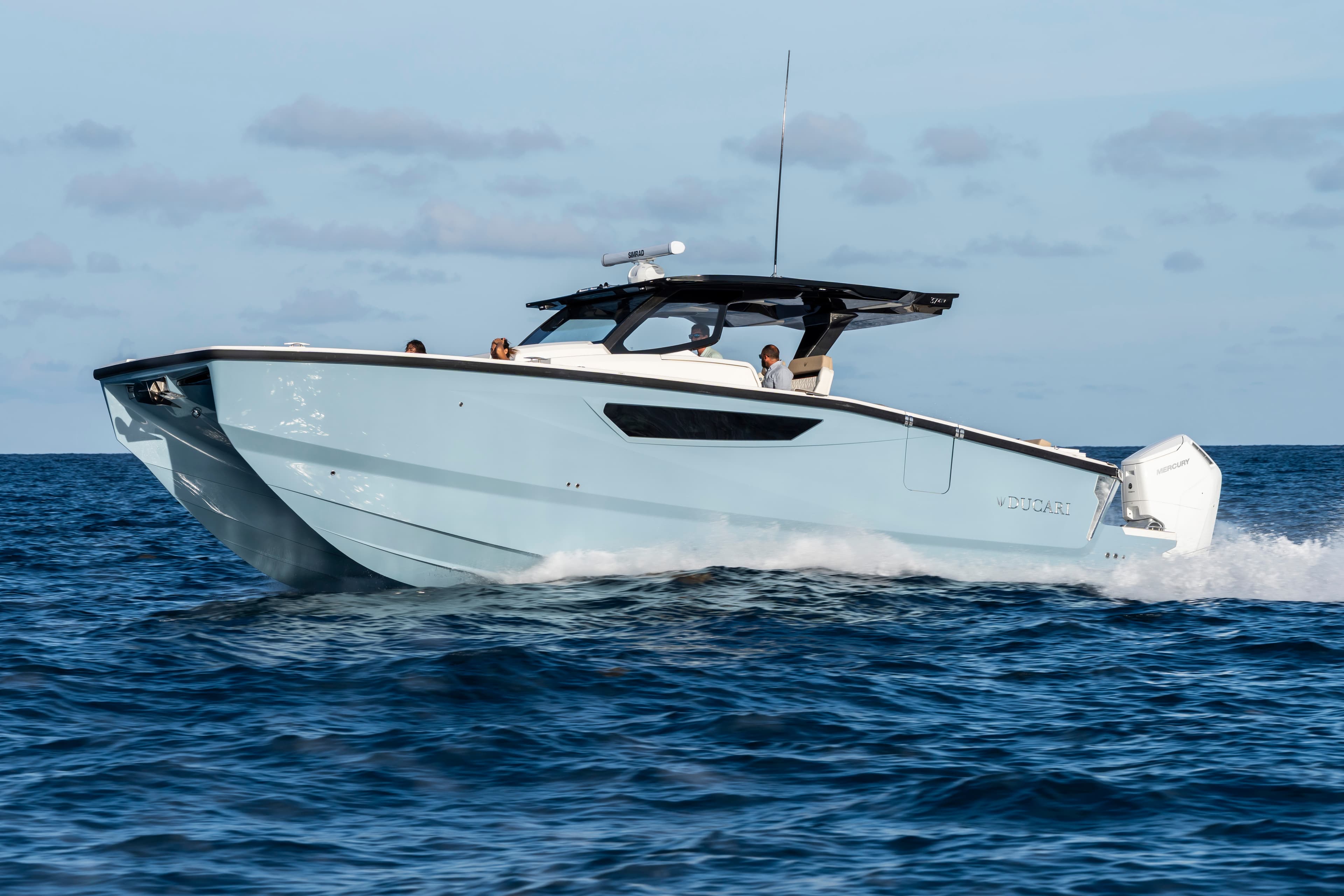 2027 Ducari Yachts 37XIV zum Verkauf in Dania, FL Power Catamarans