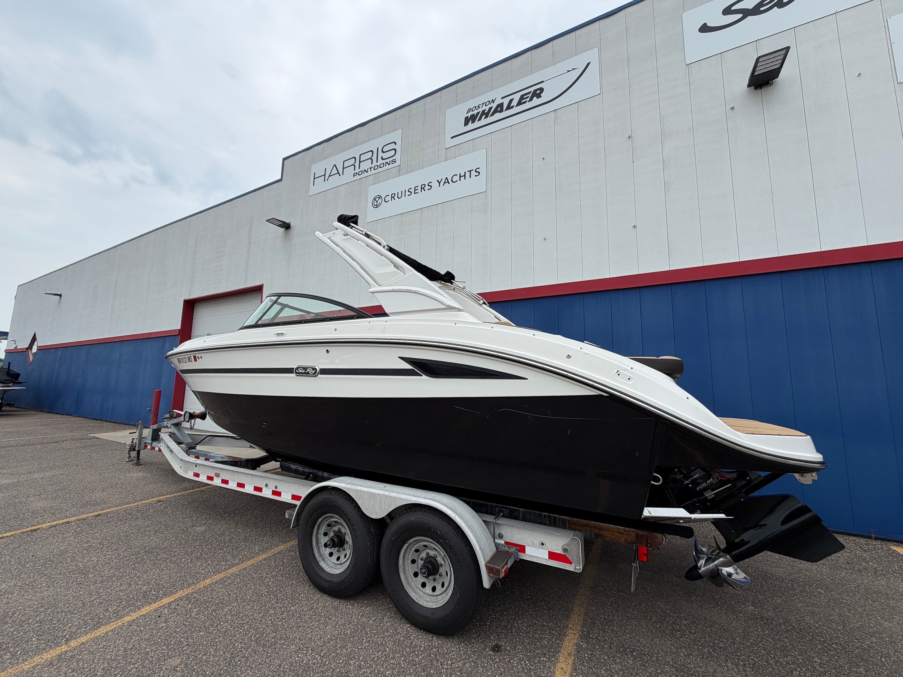 2025 Sea Ray SDX 250 Surf a la venta en Excelsior, Minnesota Bowrider 5