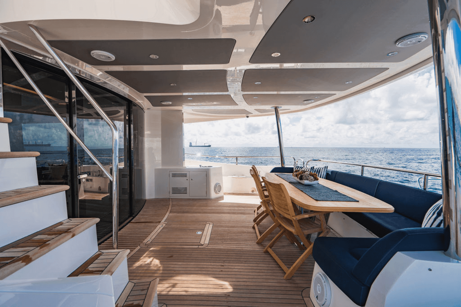 2019 Sunseeker 86 Yacht for Sale in Fort Lauderdale, FL Flybridge 5