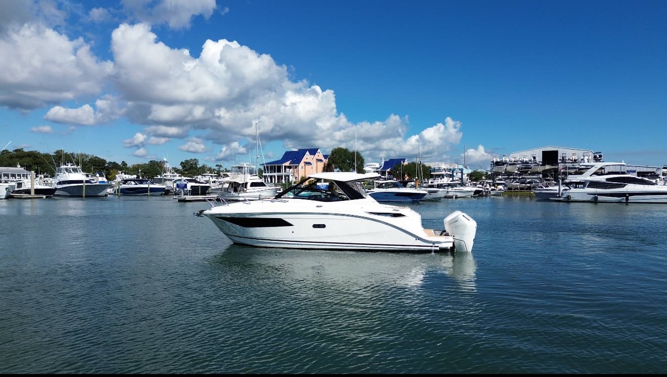2025 Sea Ray Sundancer 320 Outboard for Sale in Wrightsville Beach, North Carolina Express Cruiser 2
