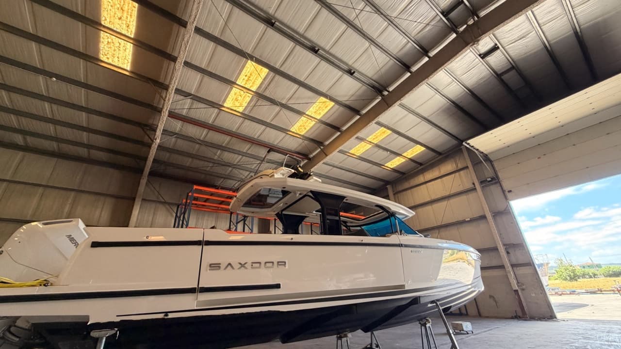2027 Saxdor 400 GTS for Sale in Girona, ES Center Console