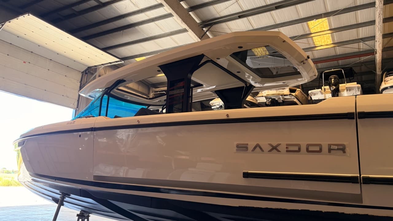 2027 Saxdor 400 GTS for Sale in Girona, ES Center Console 2