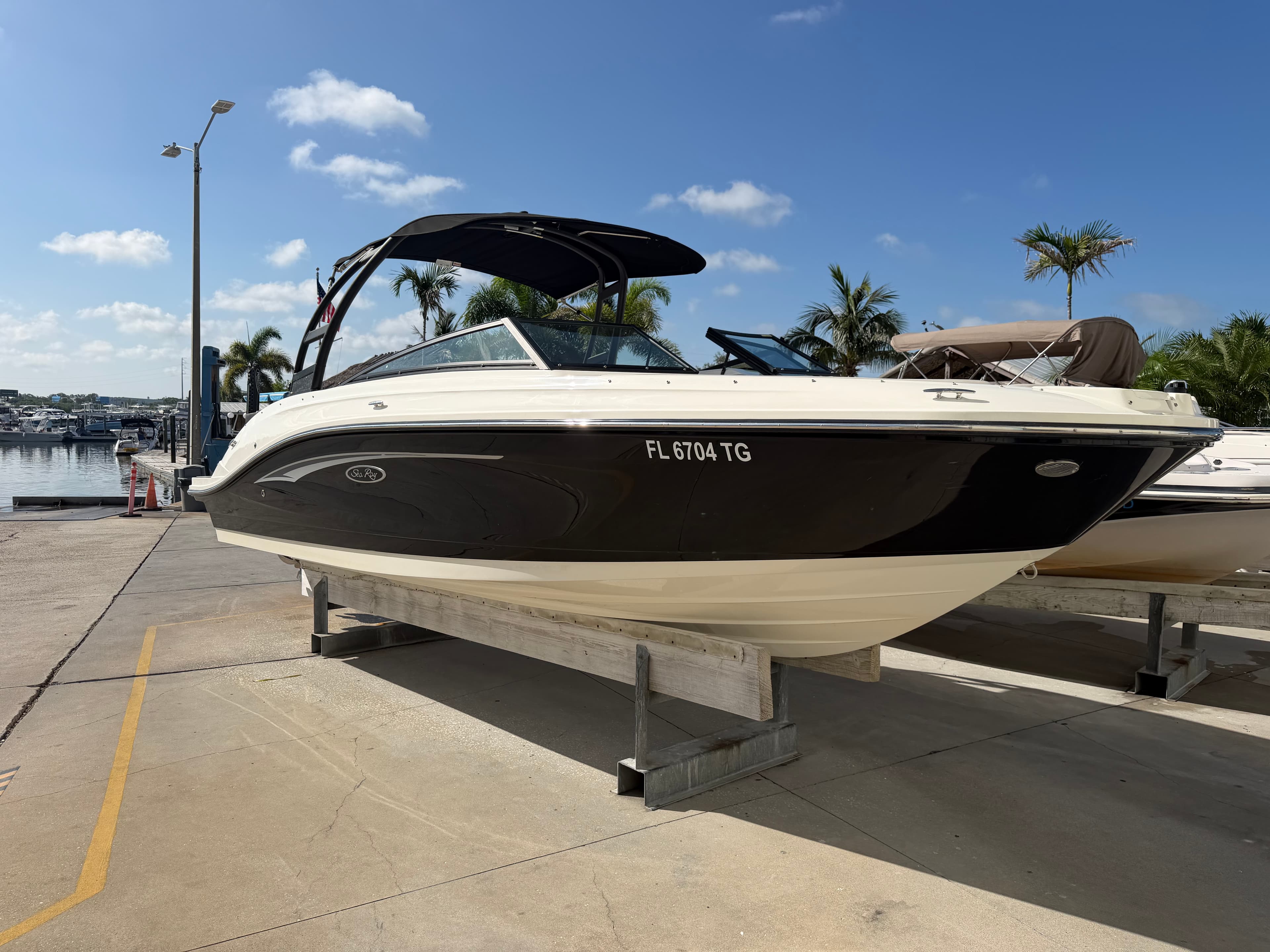 2022 Sea Ray SPX 230 Outboard in vendita a St Petersburg, FL Bowrider