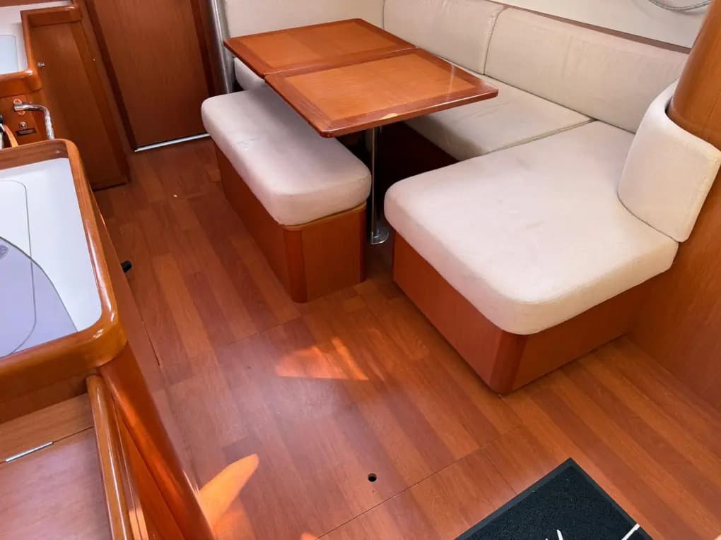 2008 Beneteau Oceanis 40 for Sale in Altea, ES Sloop 2