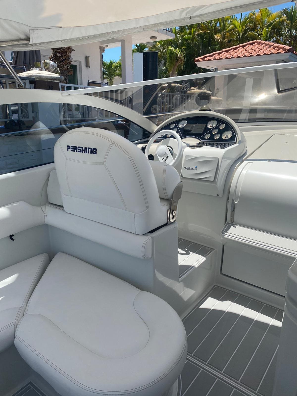 2000 Pershing 37 zum Verkauf in Miami-Dade County, Florida Motor Yacht 5