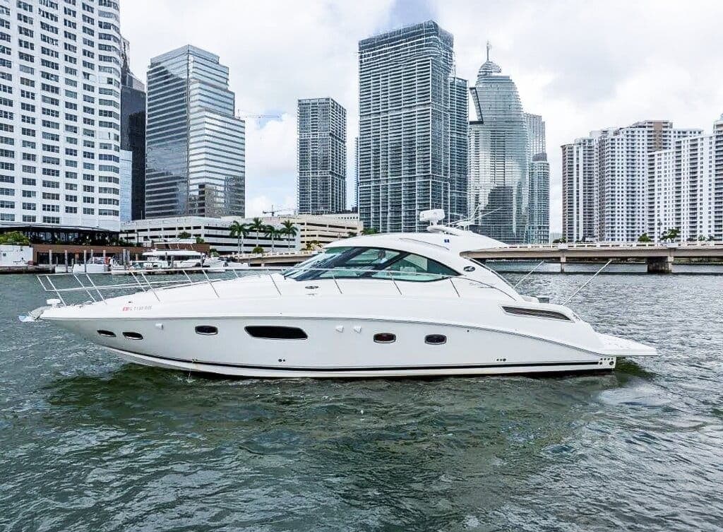 2009 Sea Ray 43 Sundancer te koop in Aventura, Florida Motor Yacht 3