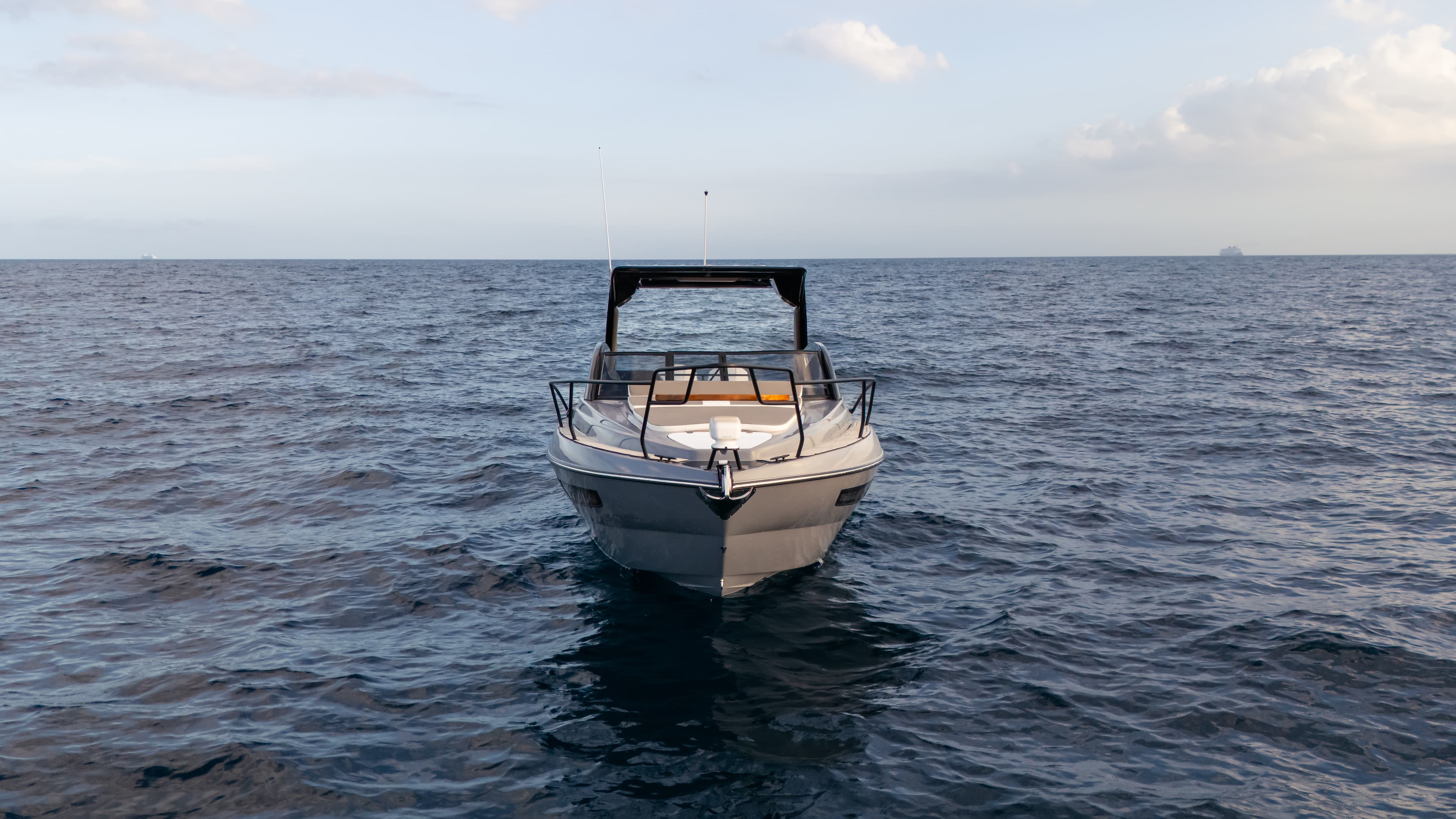 2027 Hanover Yachts 305 zum Verkauf in Newport, Rhode Island Express Cruiser 4