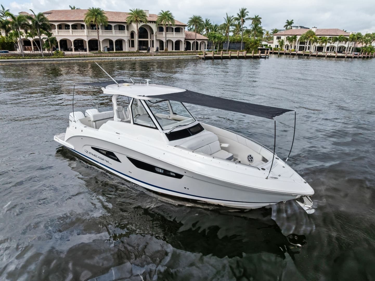 2022 Regal 33 SAV zum Verkauf in Pompano Beach, Florida Center Console 2