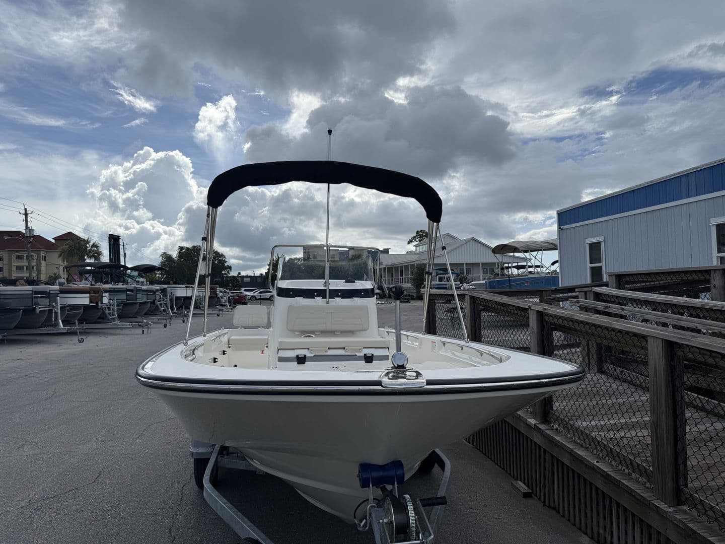 2027 Boston Whaler 190 Montauk zum Verkauf in Fort Walton Beach, Florida Center Console 3