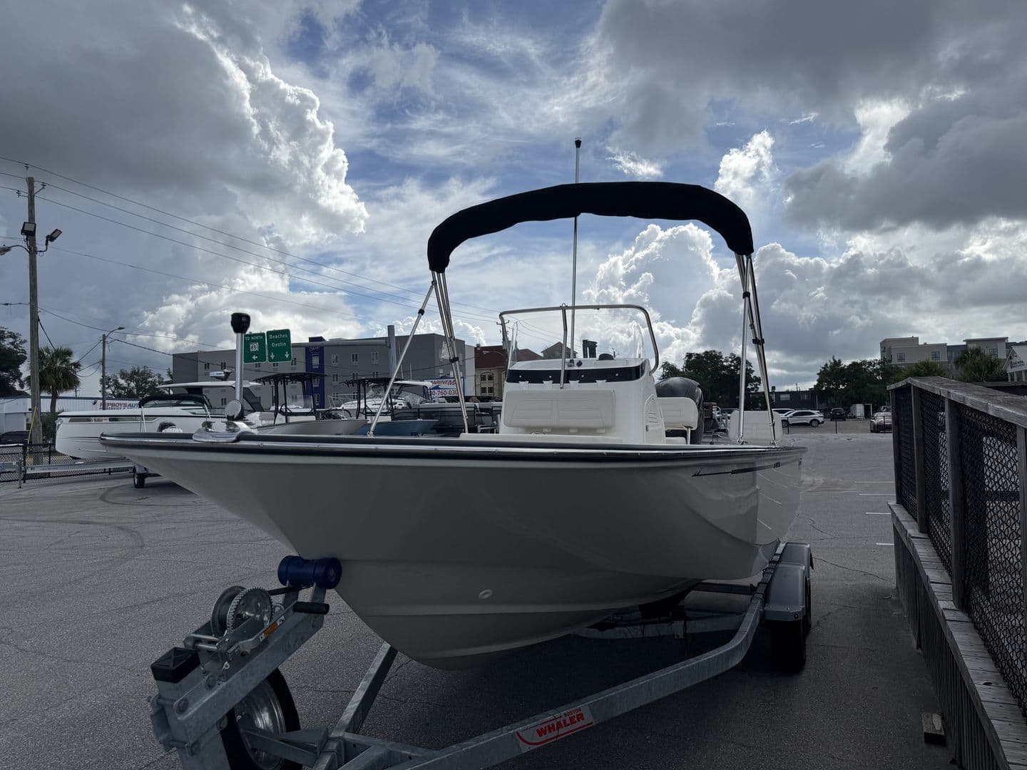 2027 Boston Whaler 190 Montauk zum Verkauf in Fort Walton Beach, Florida Center Console 5