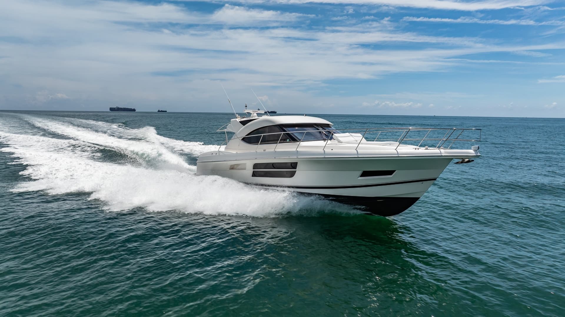2016 Riviera 5000 Sport Yacht a la venta en Miami Beach, Florida Motor Yacht 2