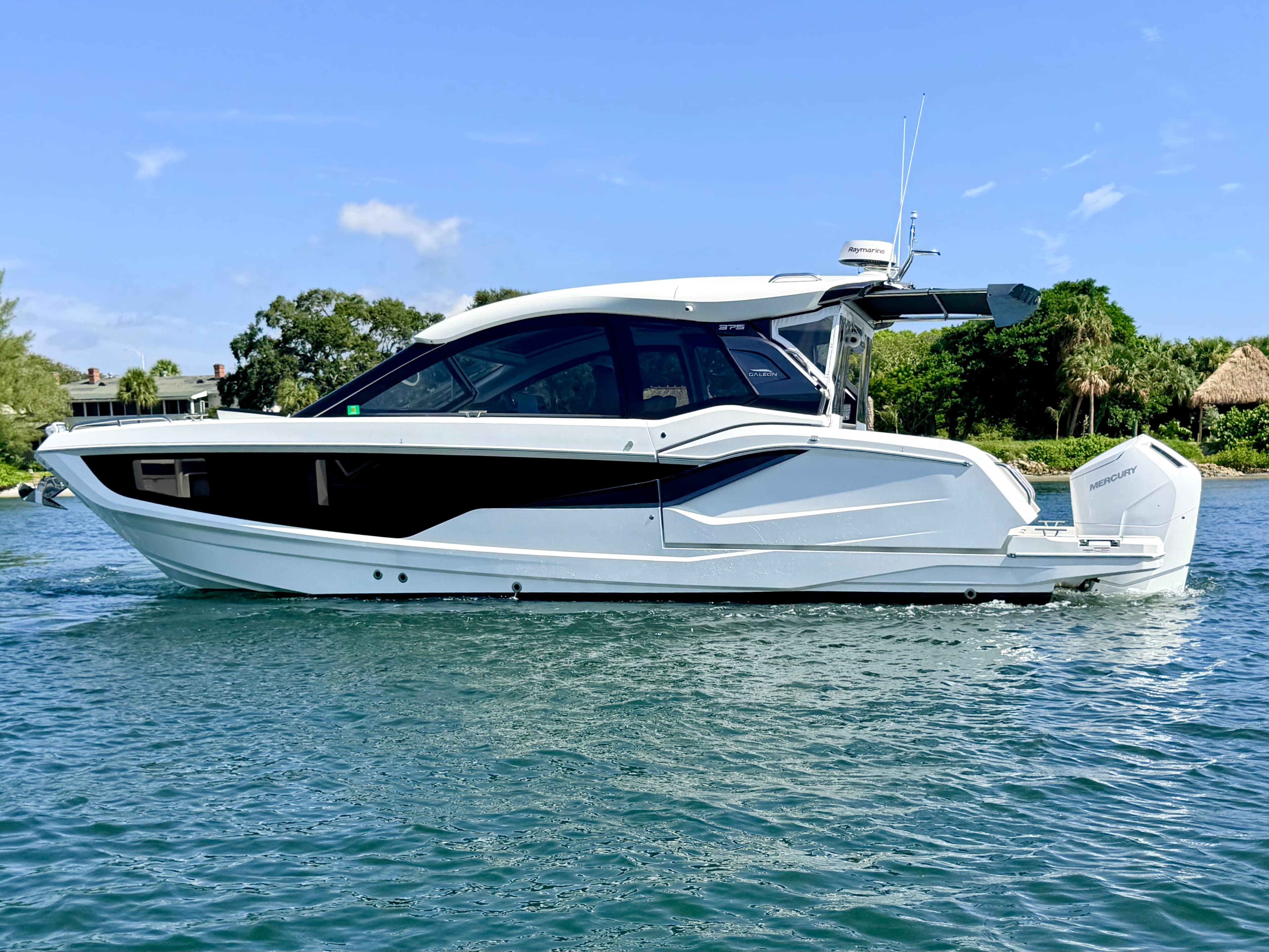 2025 Galeon Yachts 375 GTO for Sale in Jupiter, Florida Sport Cruiser 3