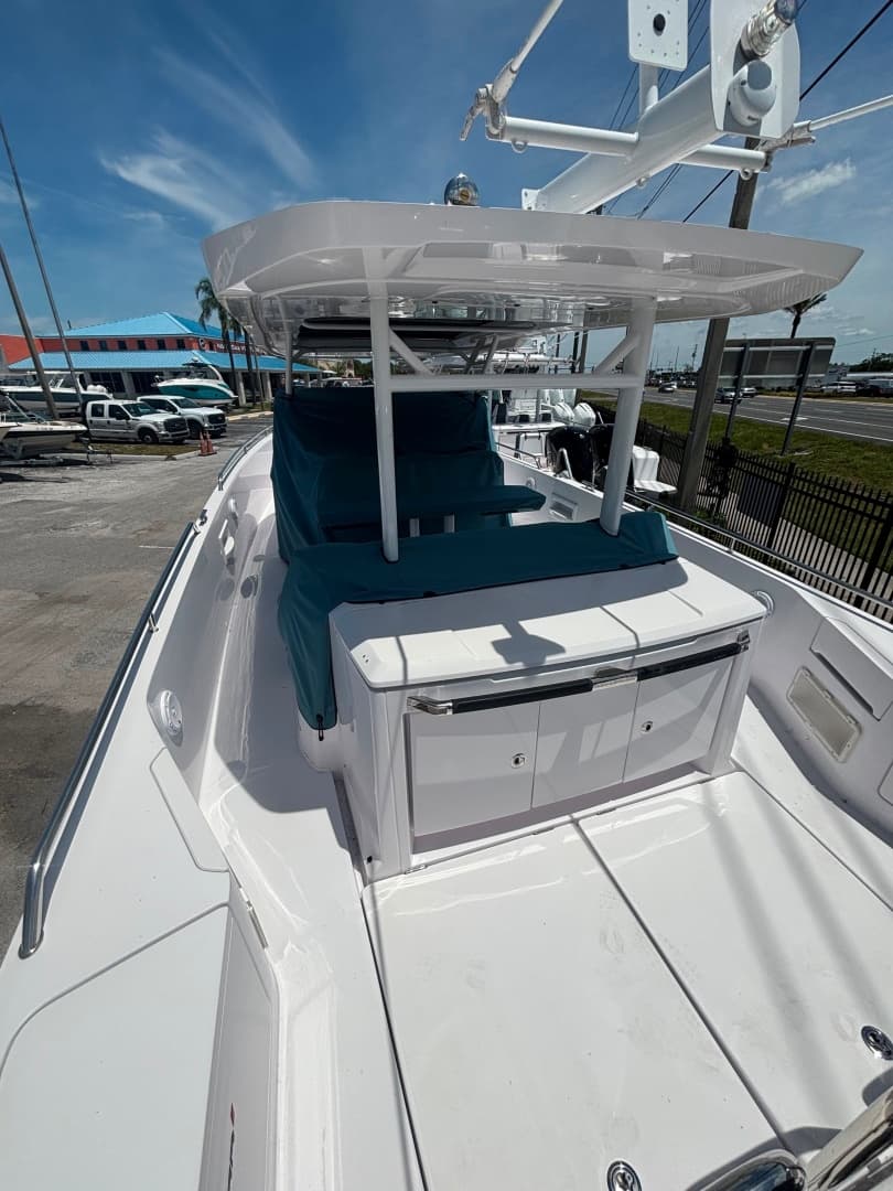 2024 Axopar 37 Sun-Top for Sale in Stuart, Florida Walk-around Boats 3