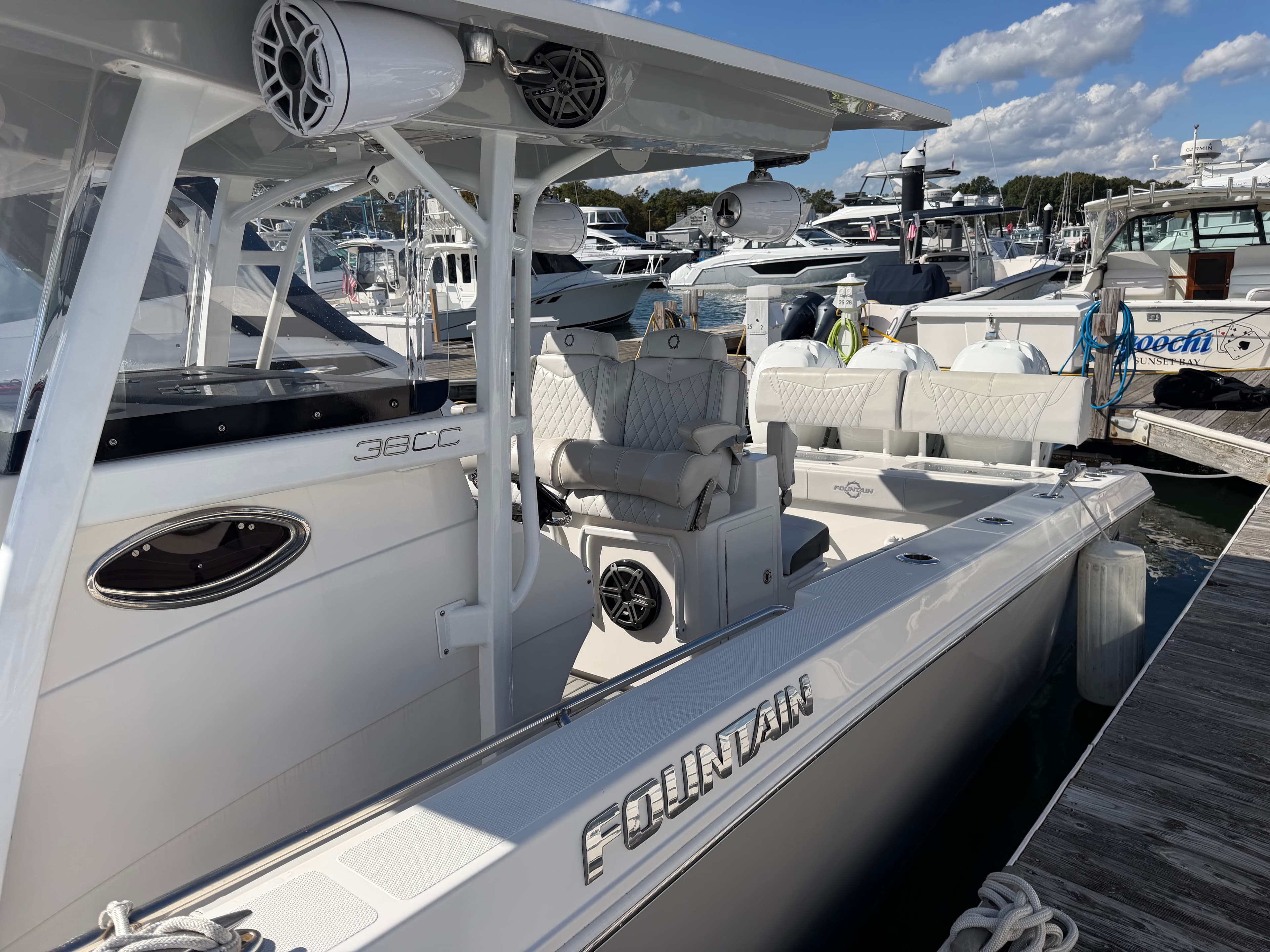 2020 Fountain Powerboats 38CC zum Verkauf in Quincy, MA Center Console 5