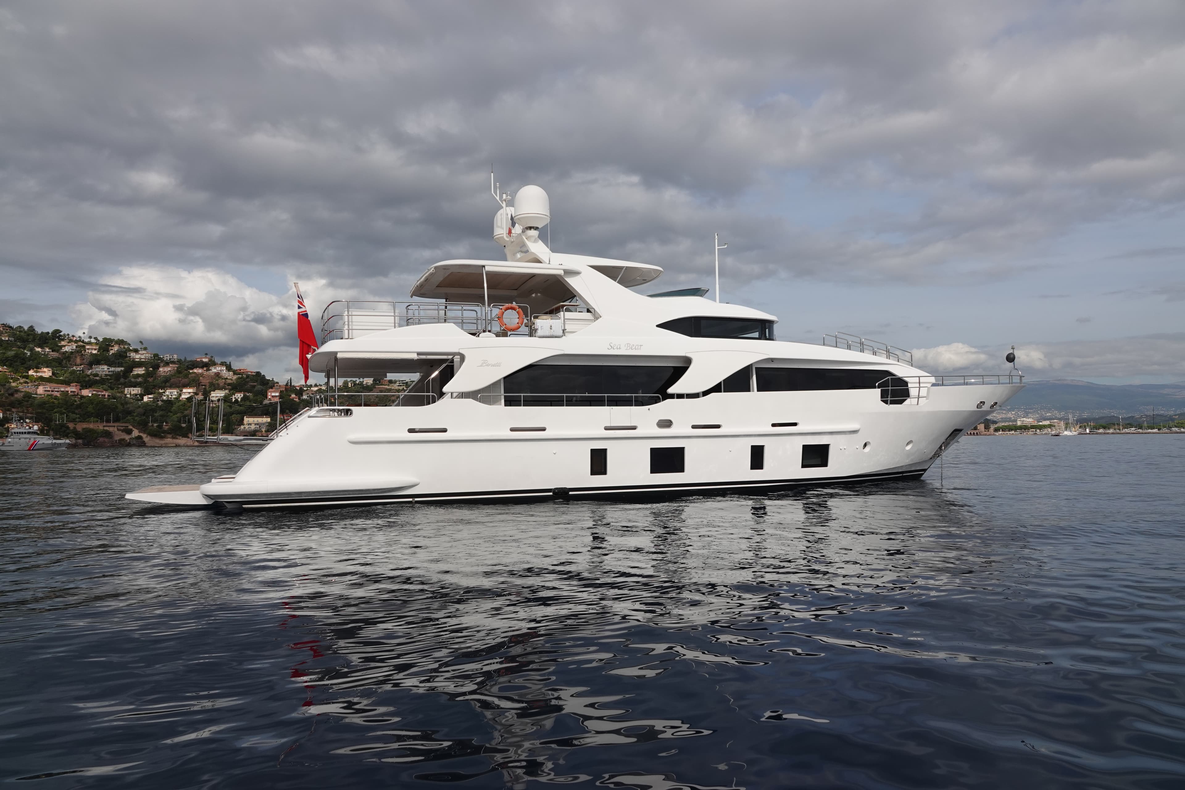 2013 Benetti Delfino 93 in vendita a Cannes, FR Motor Yacht