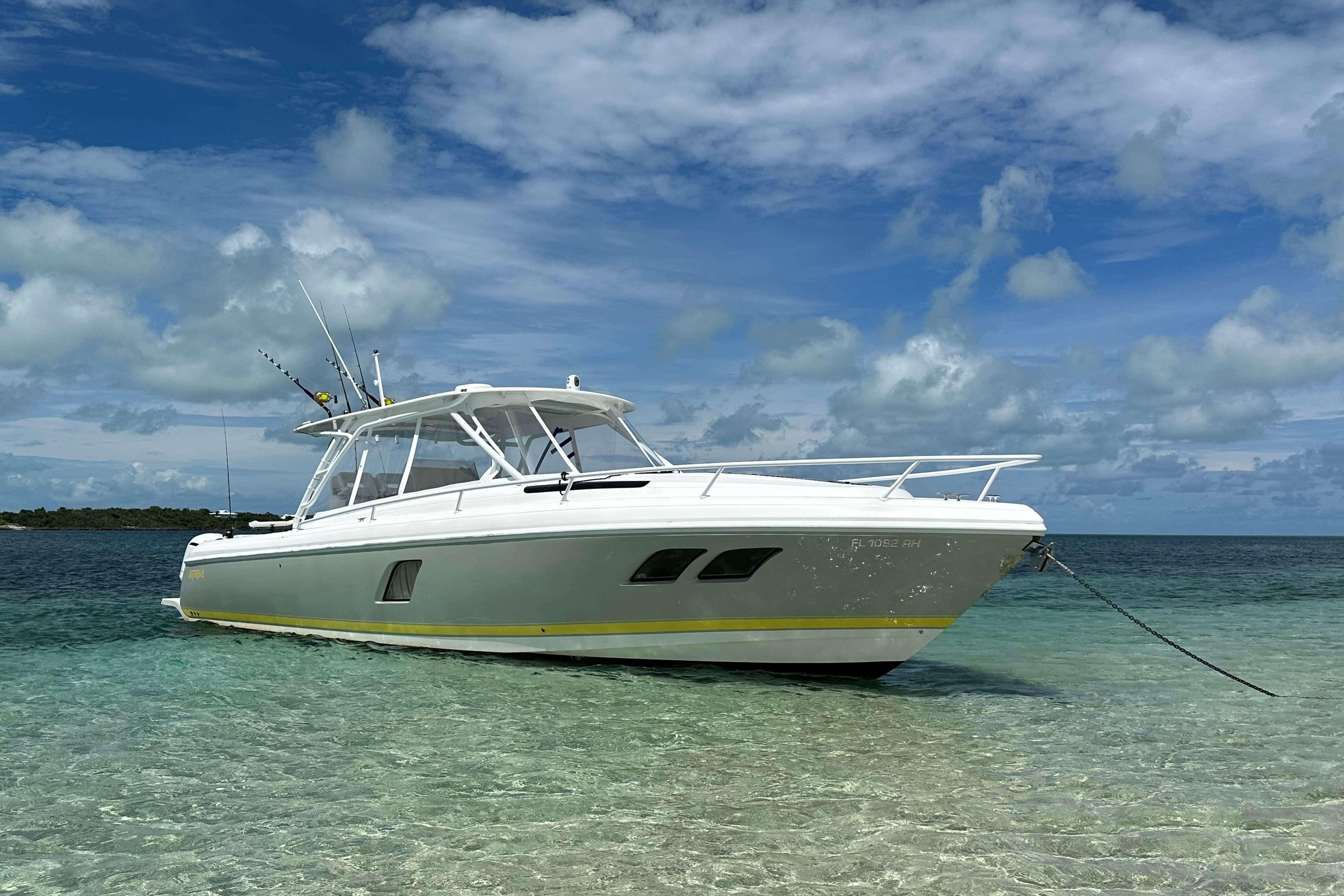 2017 Intrepid Powerboats 407 Cuddy in vendita a Naples, FL Center Console