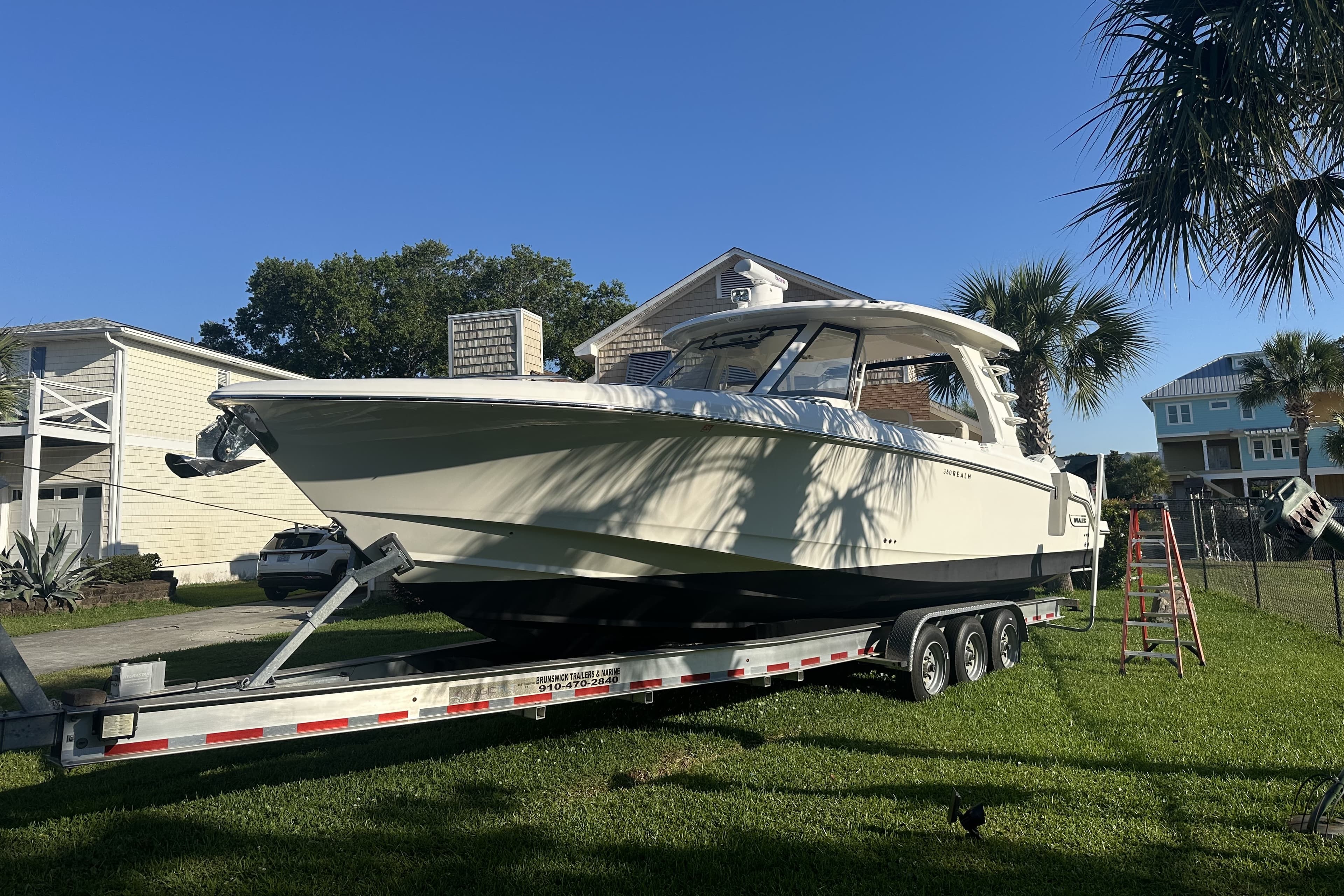 2021 Boston Whaler 350 Realm in vendita a Wilmington, NC Bowrider 3