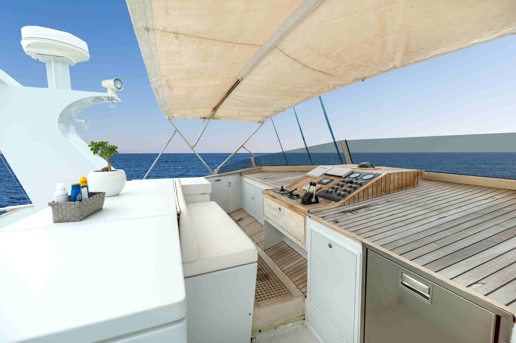 1981 Hellenic Shipyards S.A. 82 for Sale in Piraeus, GR Motor Yacht 5