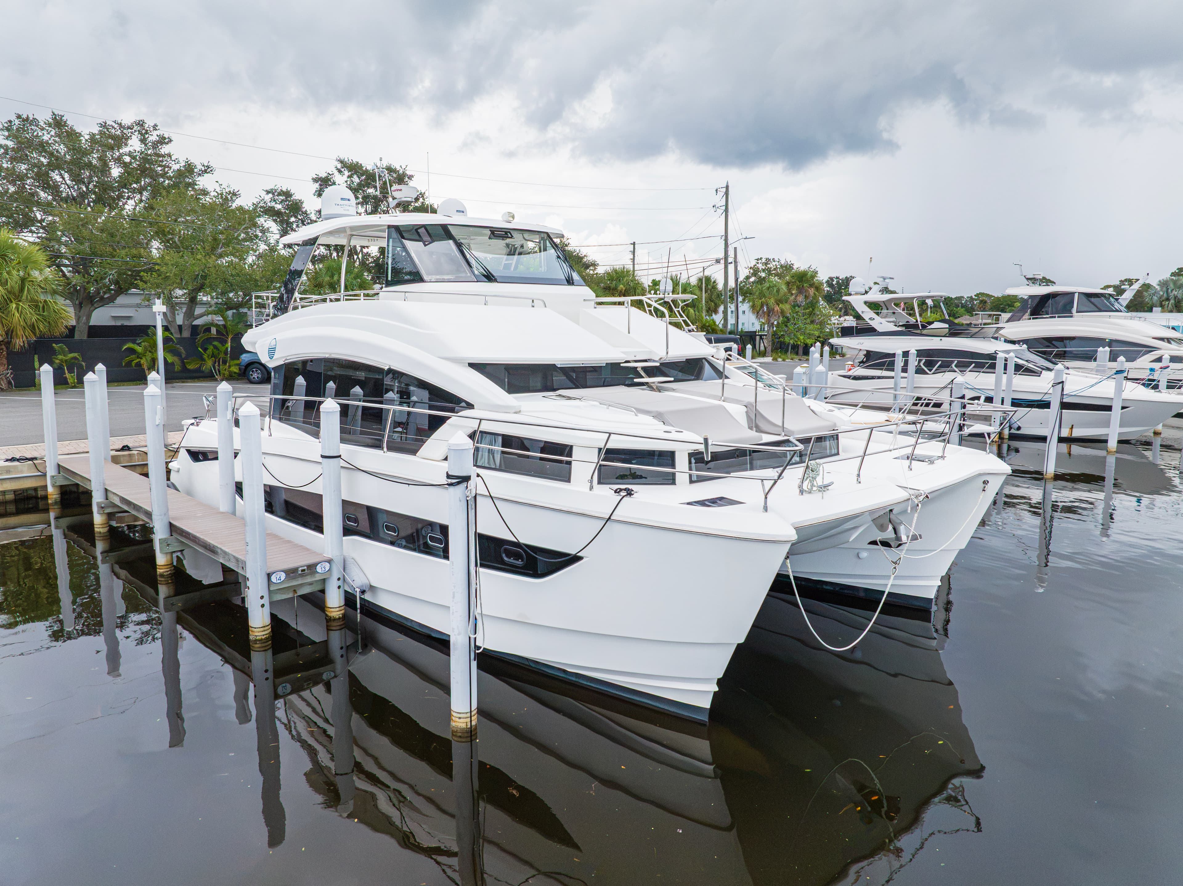 2023 Aquila 54 Yacht zum Verkauf in St Petersburg, FL Power Catamarans 2