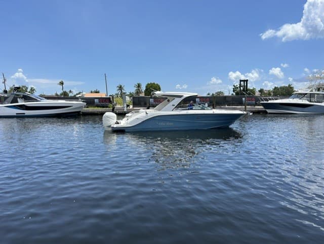 2021 Sea Ray SLX 310 Outboard for Sale in Fort Myers, FL Bowrider 3
