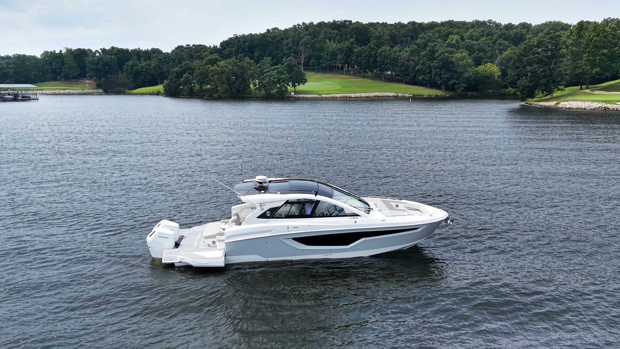 2027 Cruisers Yachts 42 GLS OB a la venta en Lake Ozark, Missouri Bowrider