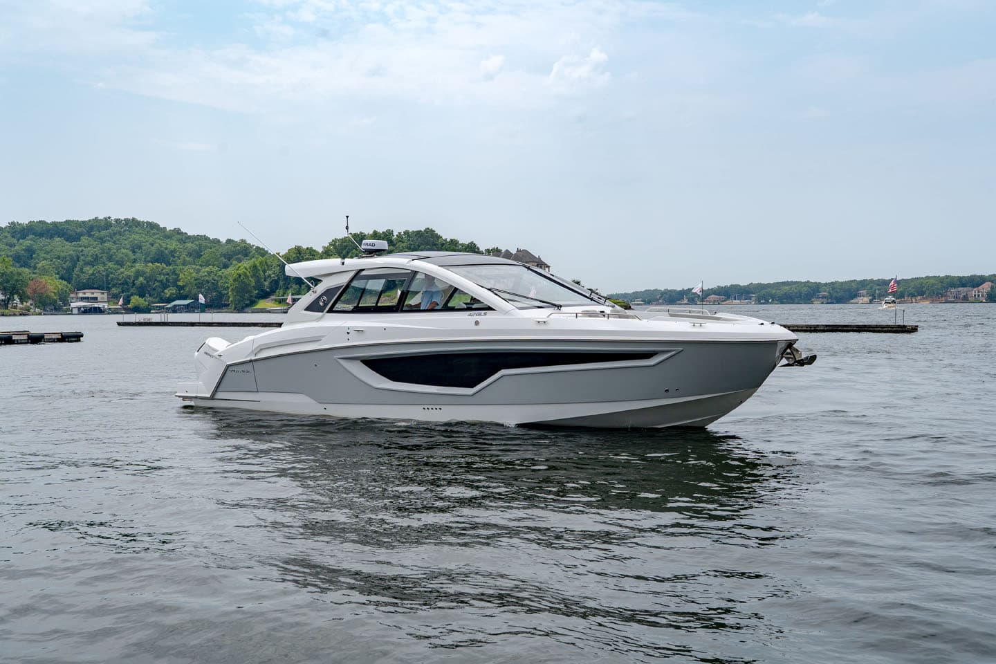2027 Cruisers Yachts 42 GLS OB for Sale in Lake Ozark, Missouri Bowrider