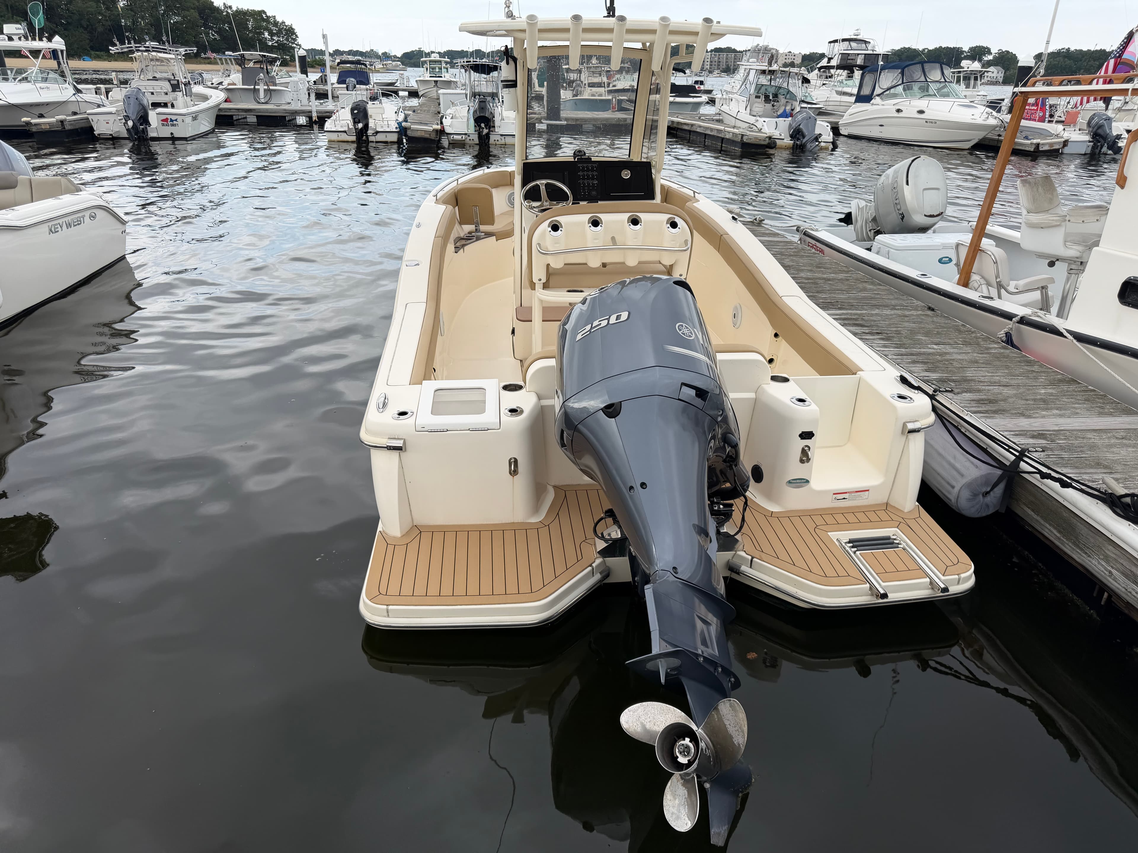 2018 Scout Boats 235 XSF in vendita a Quincy, MA Center Console 2