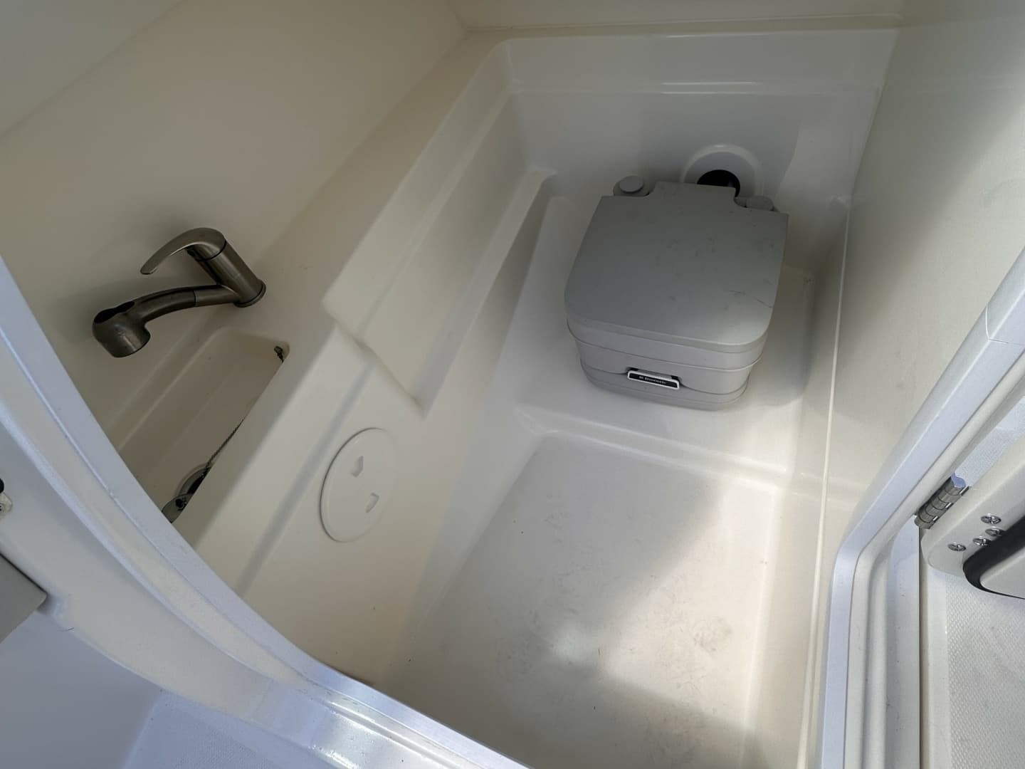 2017 Boston Whaler 230 Vantage Sold in Traverse City, Michigan Dual Console 5