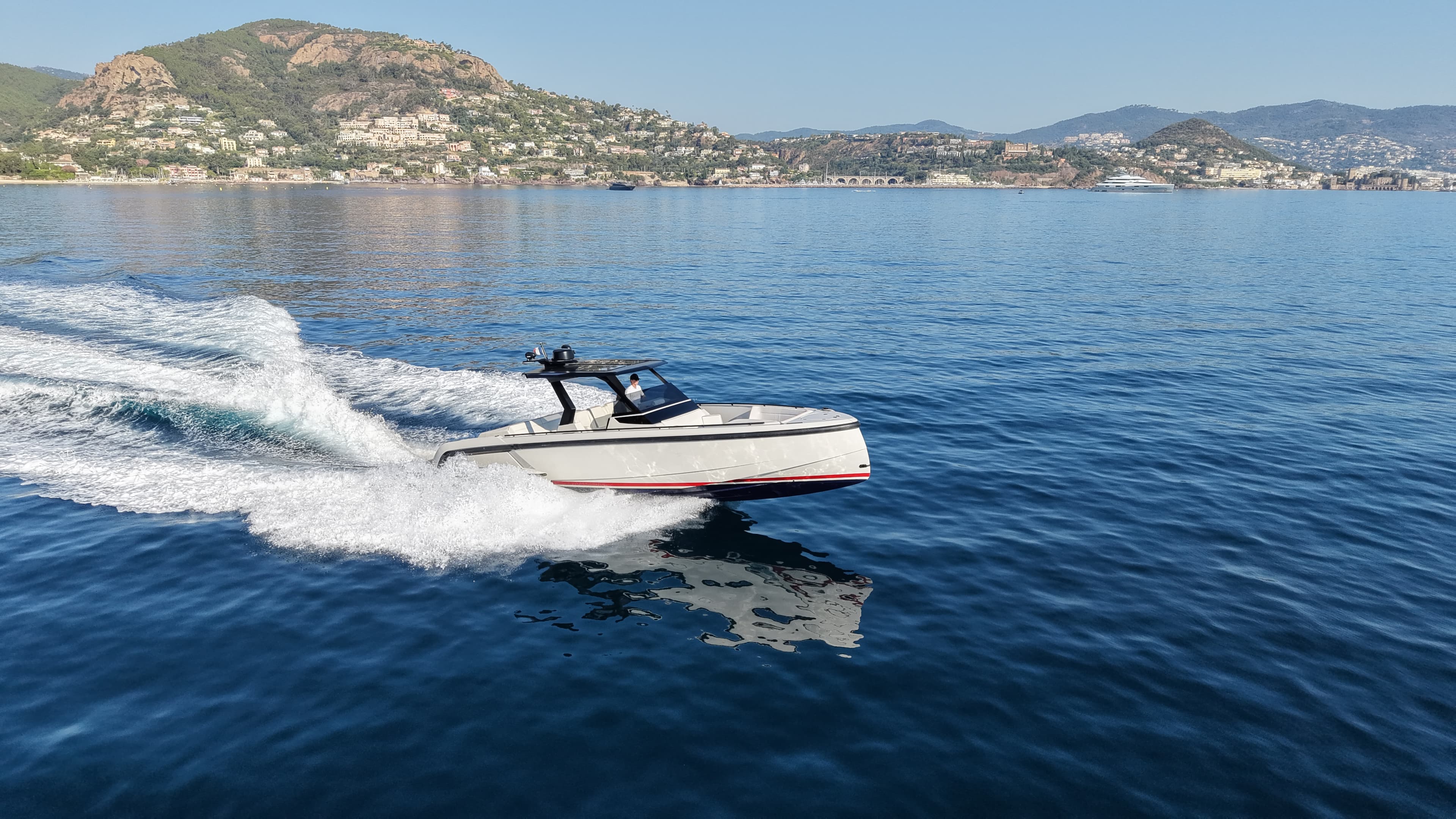 2022 Vanquish Yachts VQ40 Sports Line a la venta en Loosdrecht, NL Walk-around Boats