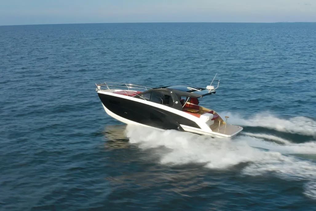 2027 Hanover Yachts 387 a la venta en Newport, Rhode Island Aft Cabin