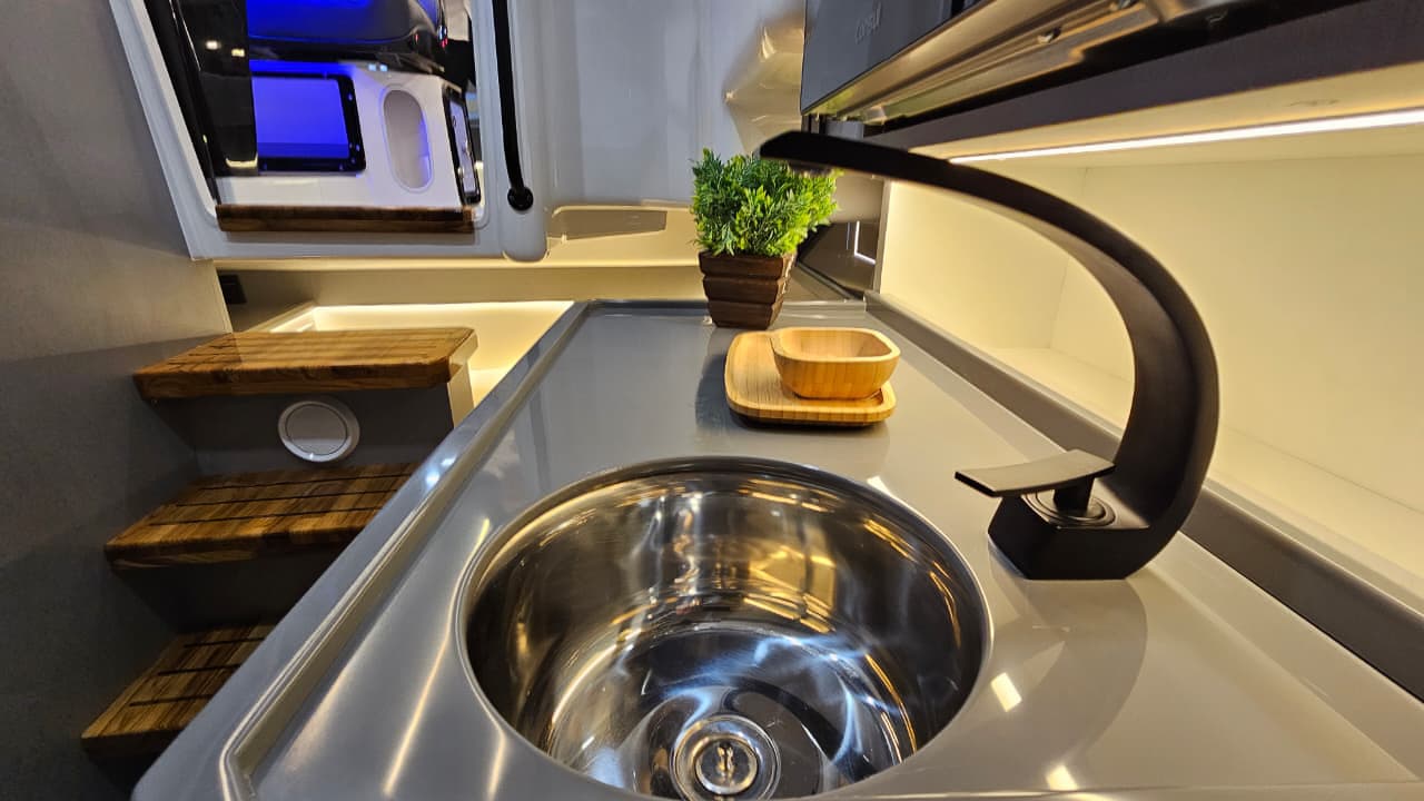 2027 Hanover Yachts 327 zum Verkauf in Miami, Florida Day Boats 3