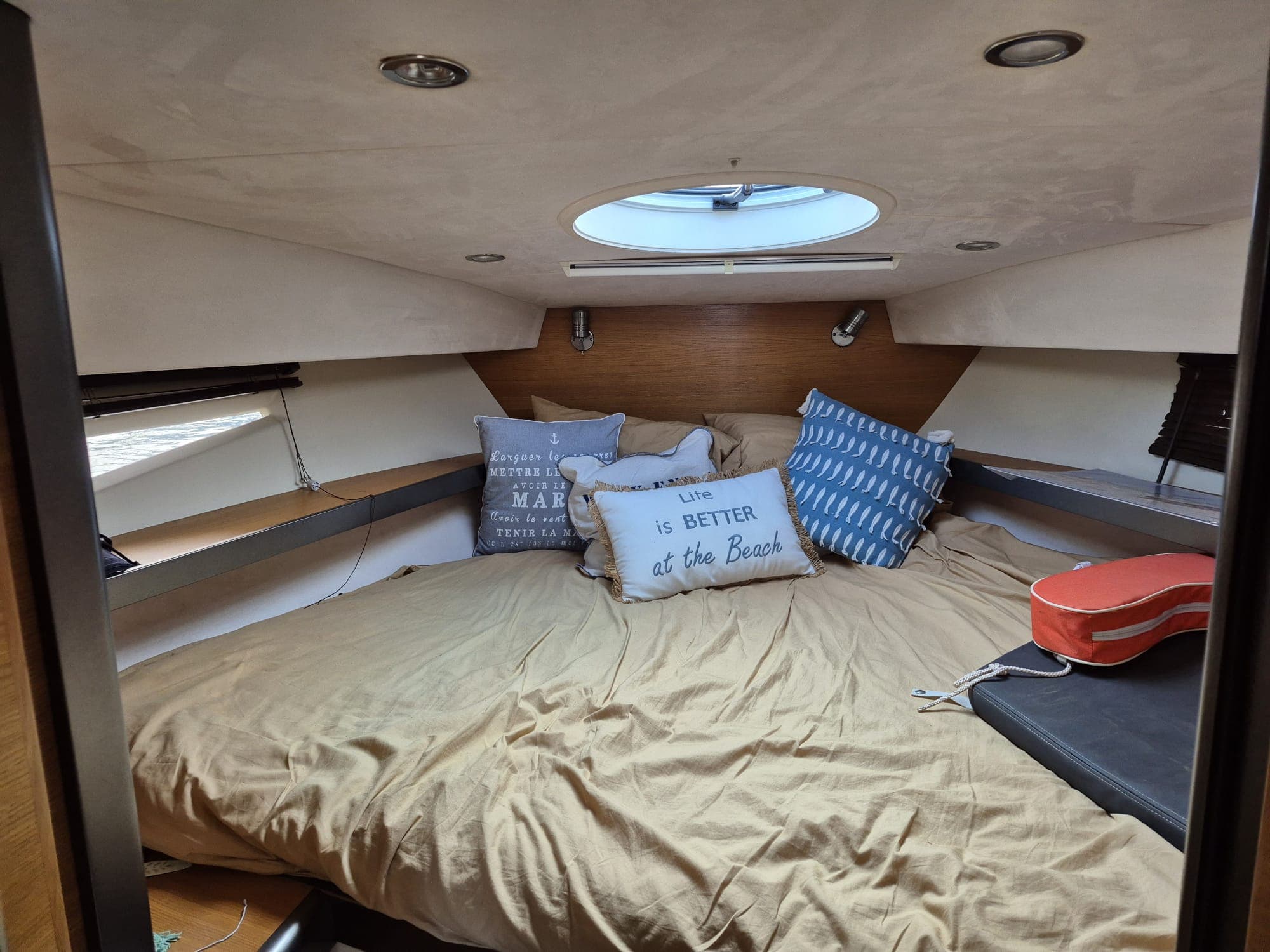2012 Galeon Yachts 325 HTO for Sale in Marseille, Bouches-du-Rhône Sport Cruiser 5