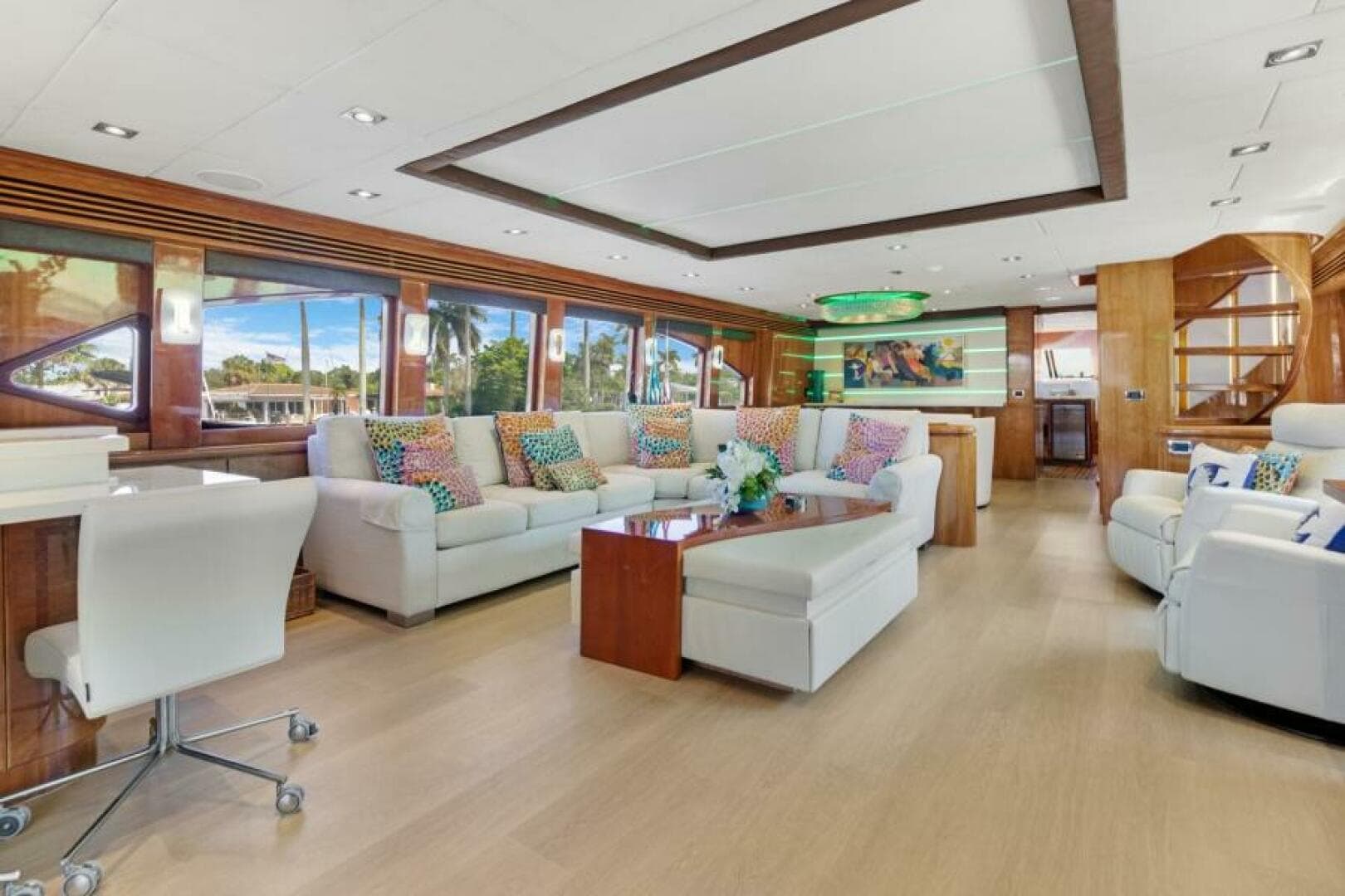 2005 Hargrave 96 Capri Skylounge Sold in Fort Lauderdale, Florida Motor Yacht 2