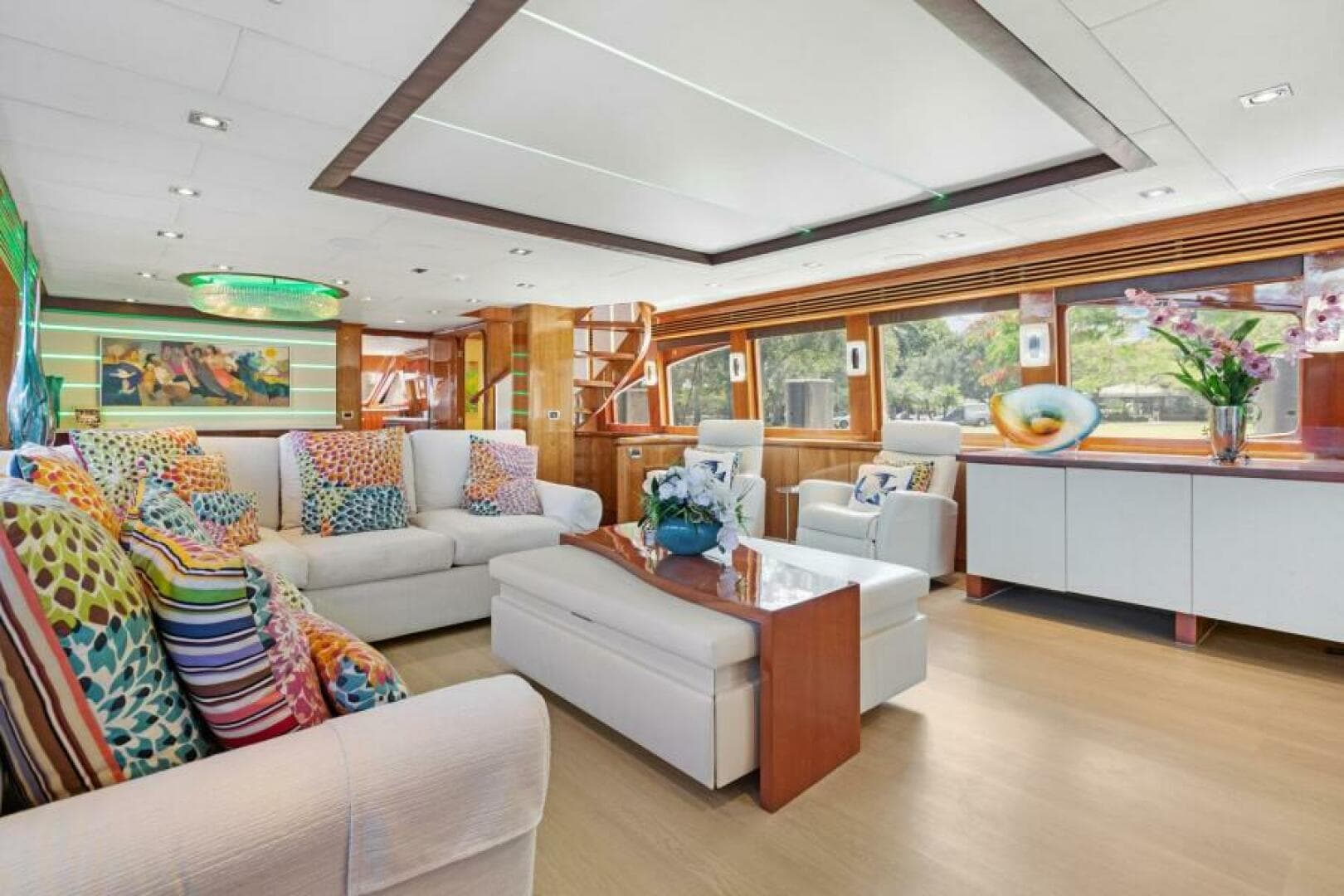 2005 Hargrave 96 Capri Skylounge Sold in Fort Lauderdale, Florida Motor Yacht 5
