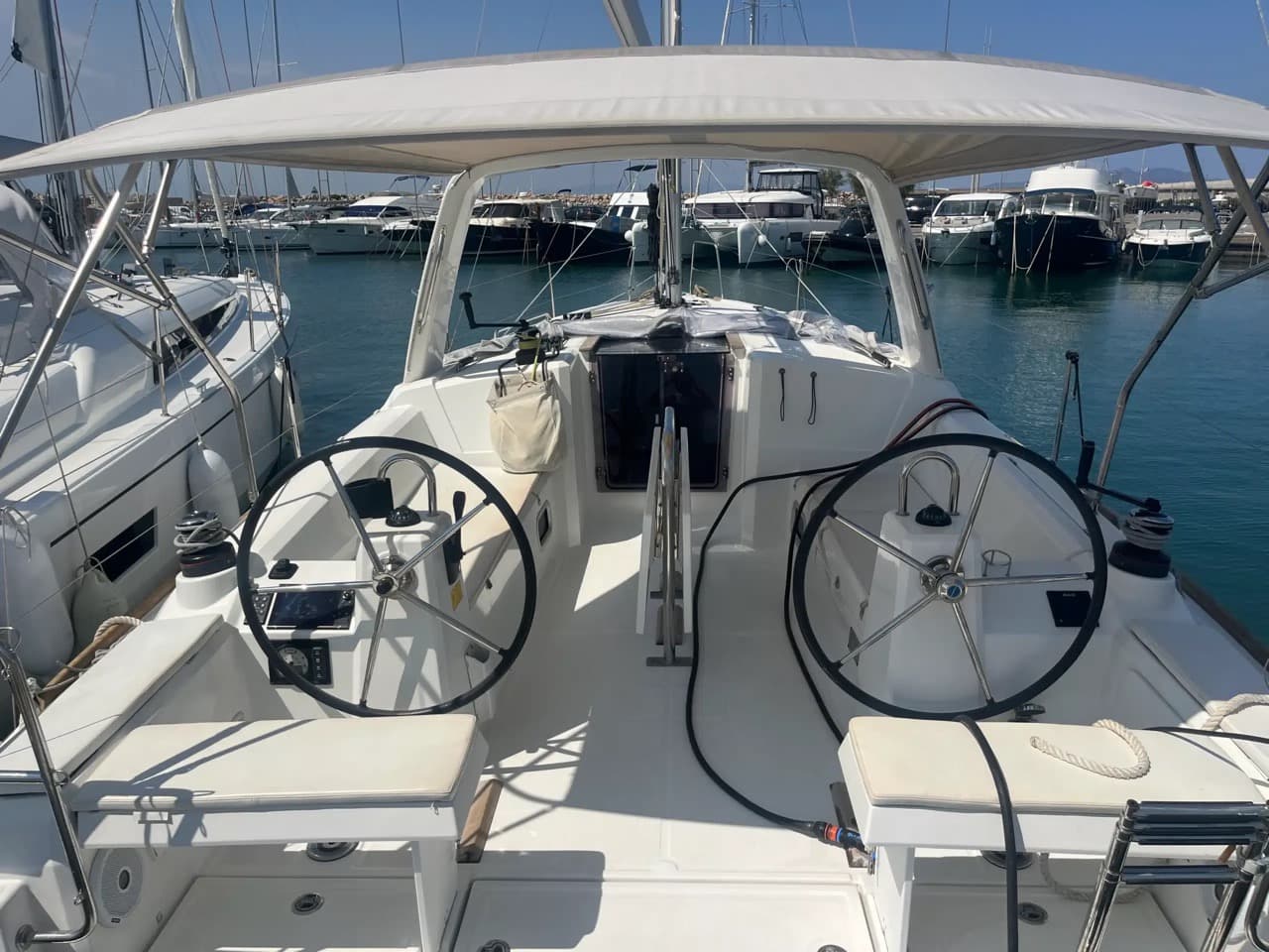 2022 Beneteau Oceanis 35 zum Verkauf in Viladamat, ES Sloop 5