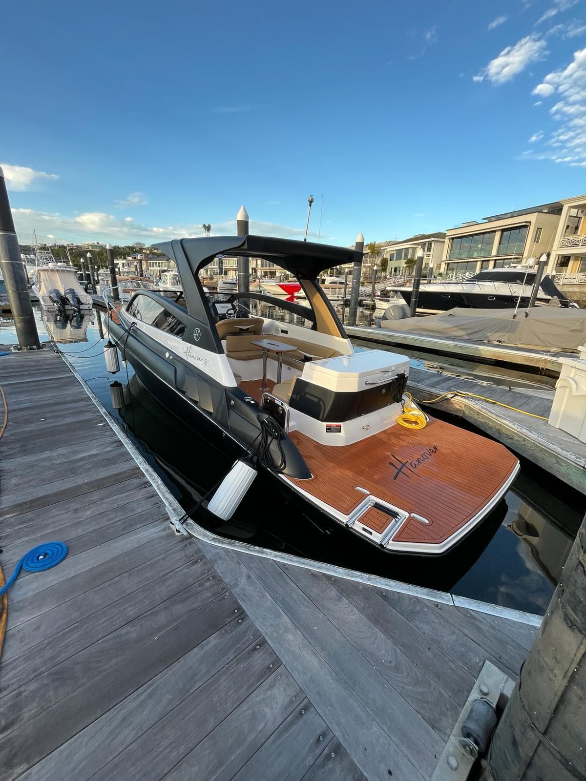 2027 Hanover Yachts 305 zum Verkauf in Newport, Rhode Island Express Cruiser