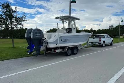 2023 Robalo R242 Center Console a la venta en Miami Beach, Florida Center Console 5